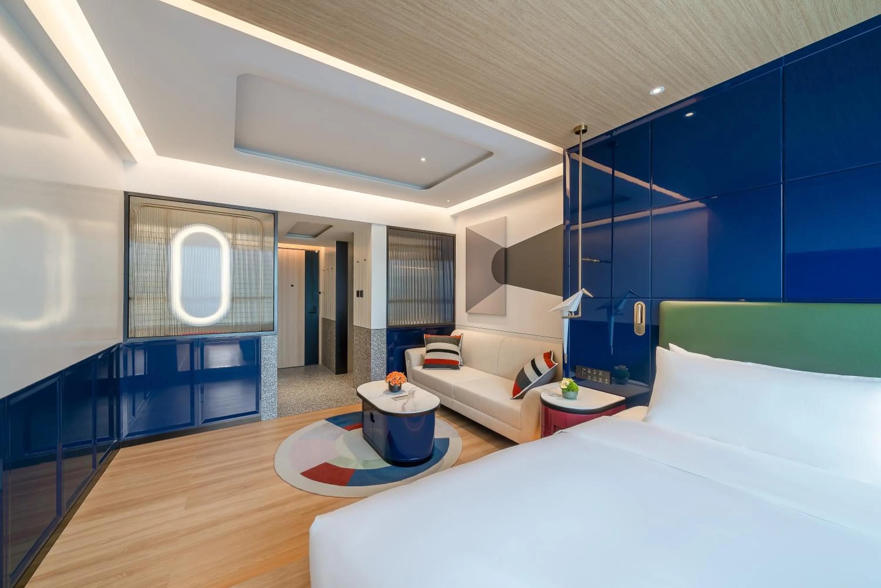 Photo of the whole room, Bed in Atour Mansion Shanghai City Center