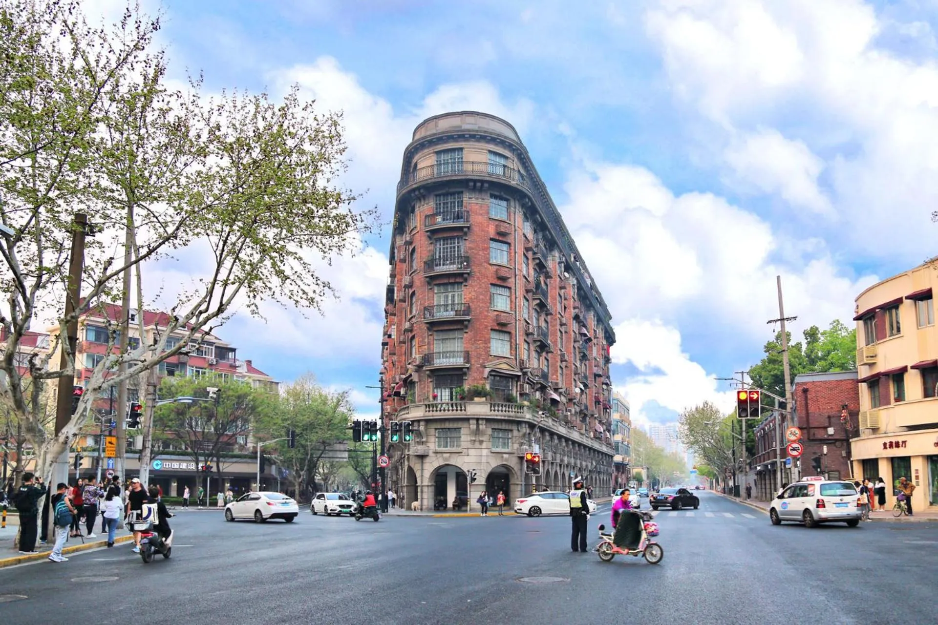 Property building in Atour Mansion Shanghai City Center