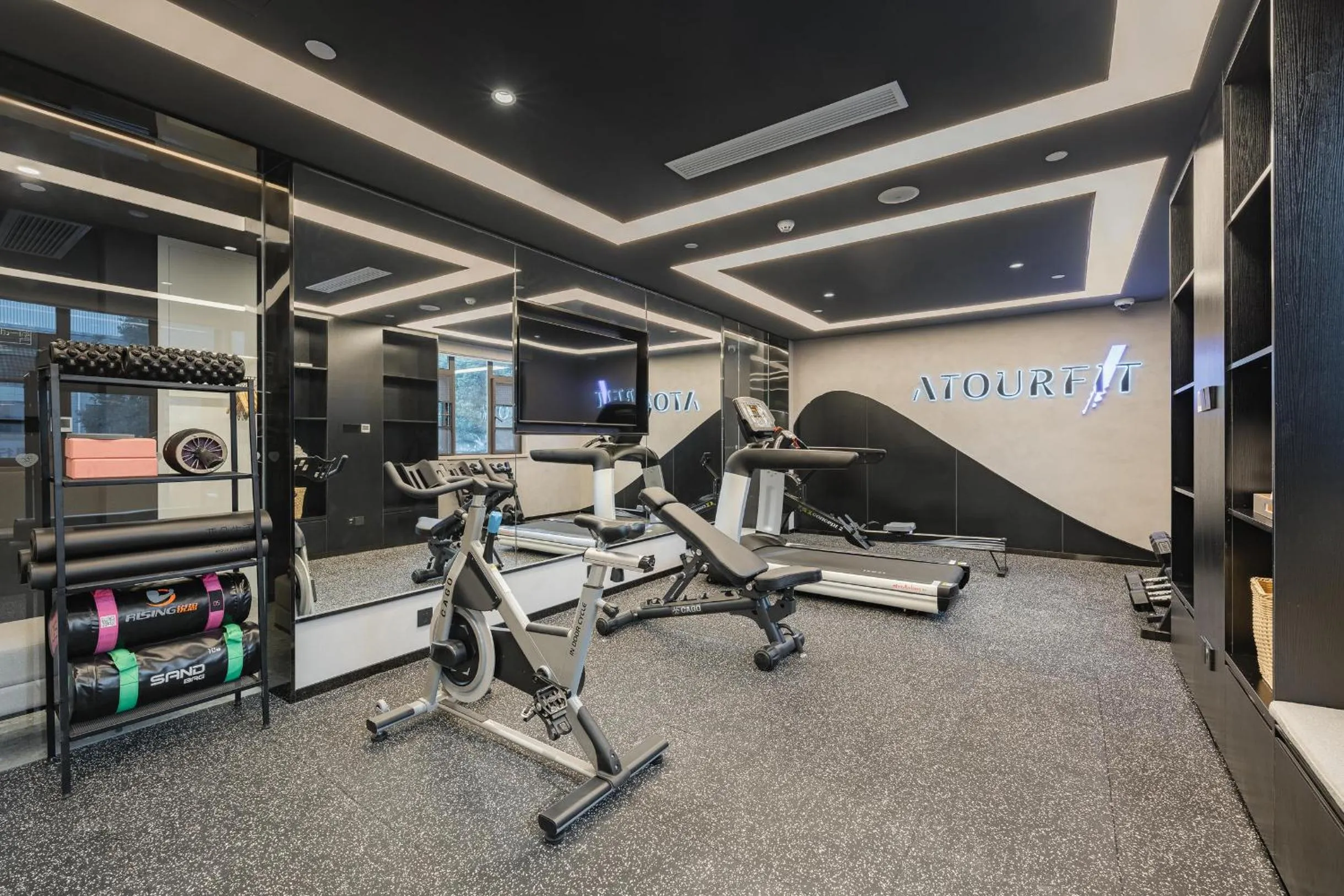Fitness centre/facilities in Atour Hotel Shanghai Pudong Airport Chuansha Station