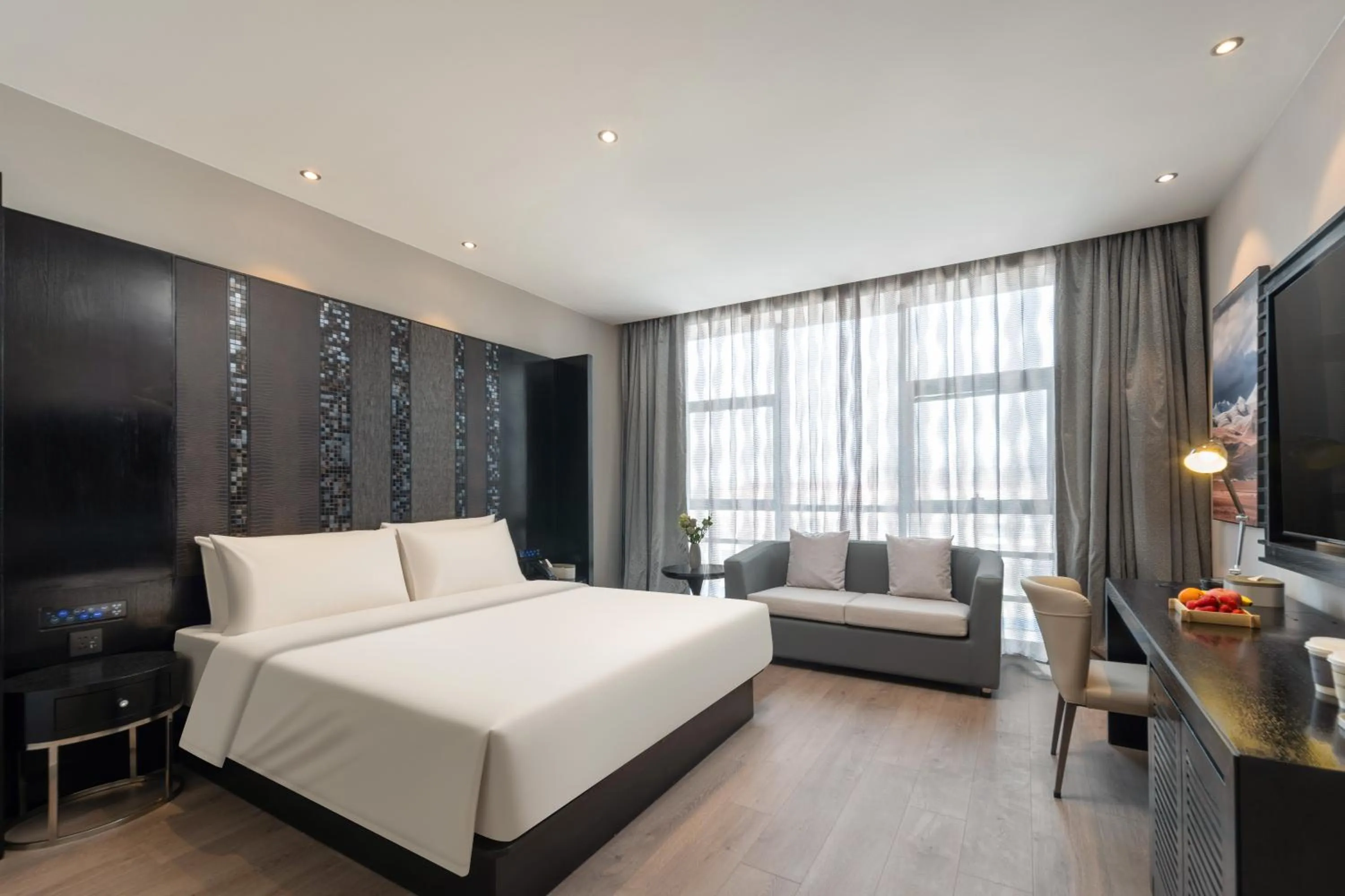 Photo of the whole room, Bed in Atour X Hotel Shanghai International Tourism and Resort Safari Park