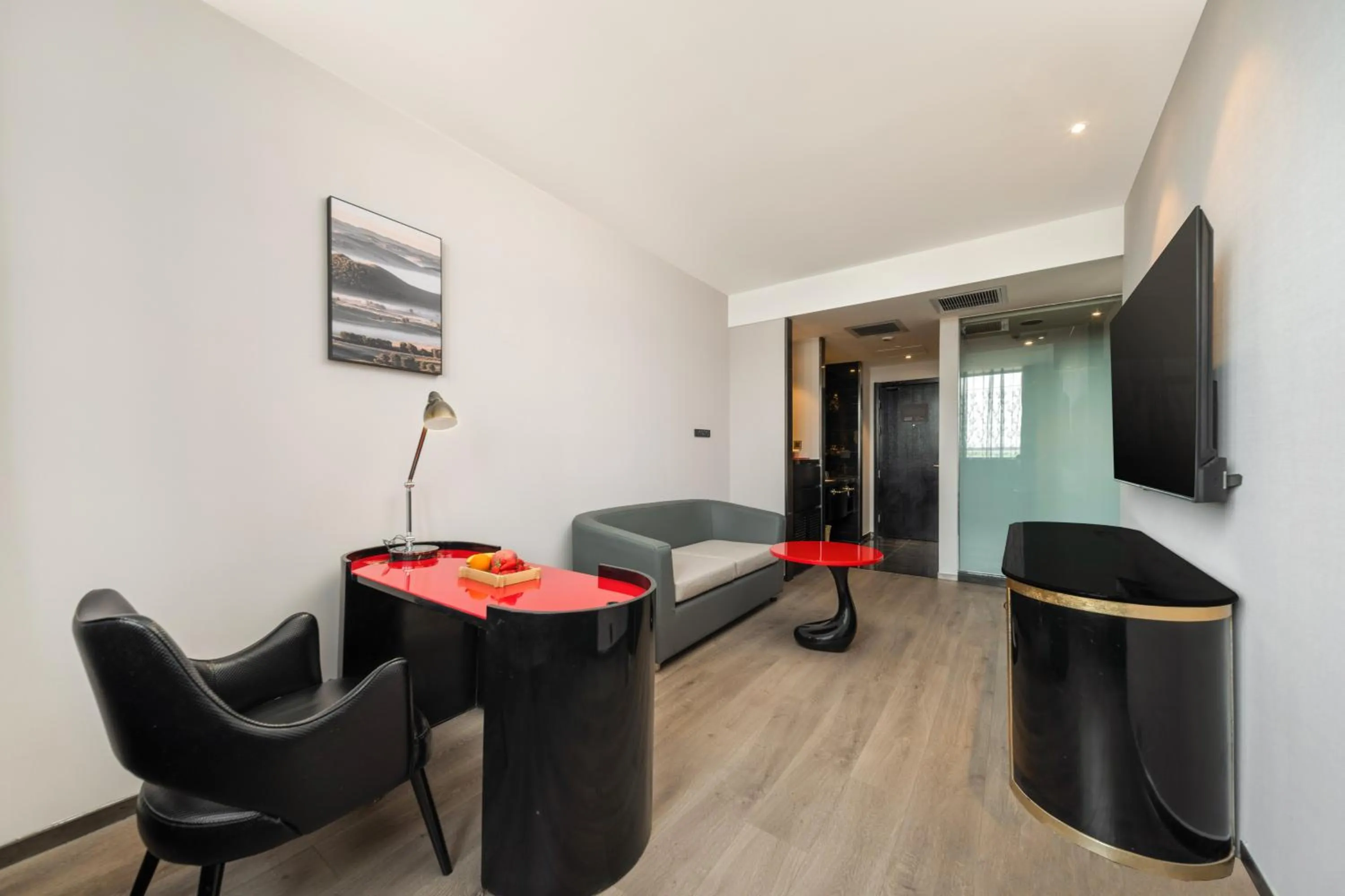 Communal lounge/ TV room in Atour X Hotel Shanghai International Tourism and Resort Safari Park