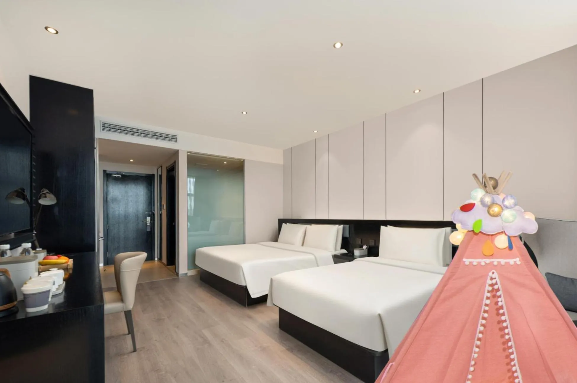 Photo of the whole room, Bed in Atour X Hotel Shanghai International Tourism and Resort Safari Park