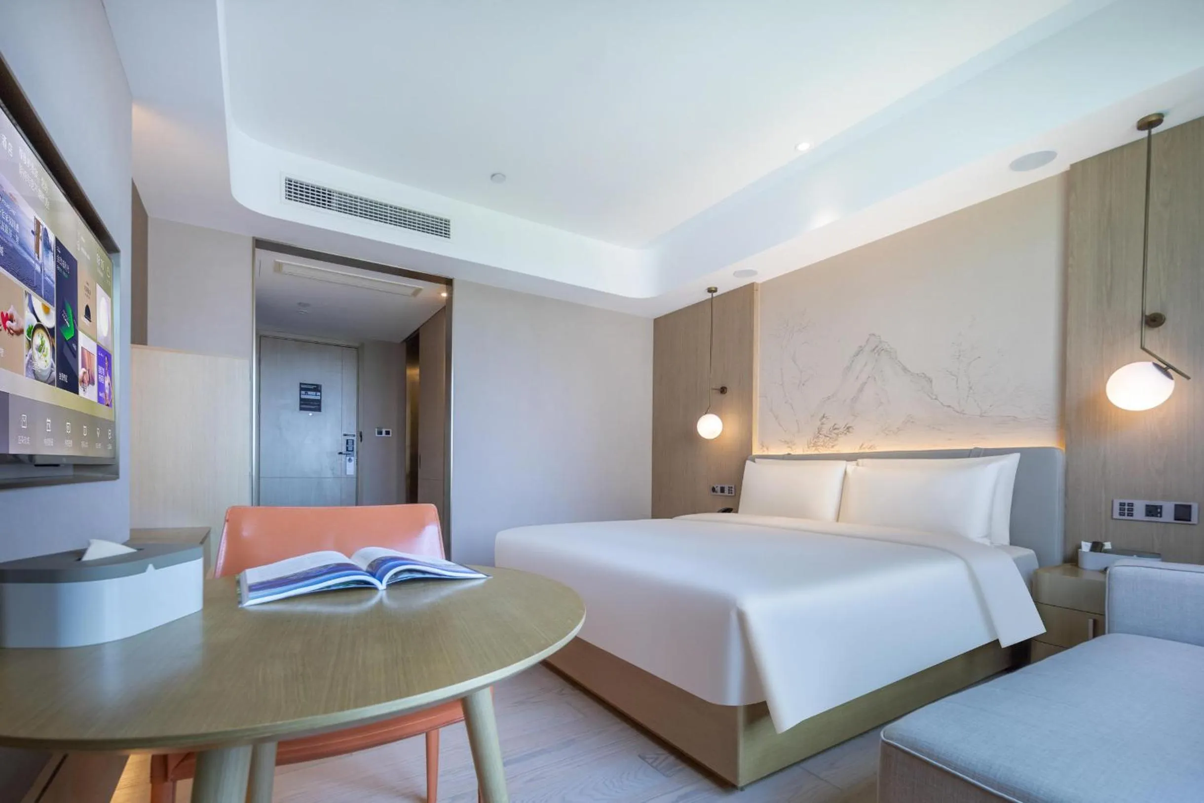 Bed in Atour X Hotel Shanghai Jinshan Wanda Plaza City Beach