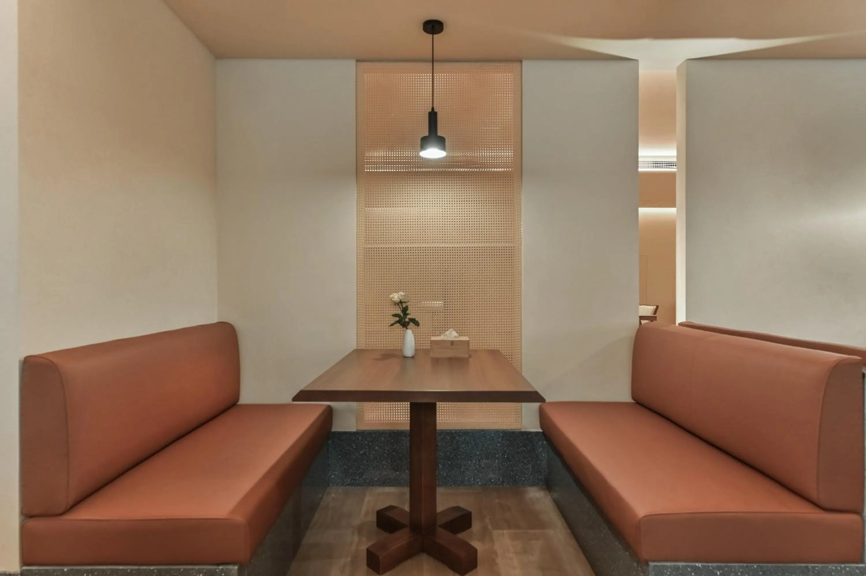 Restaurant/places to eat in Atour Hotel Dalian Zhongshan Square