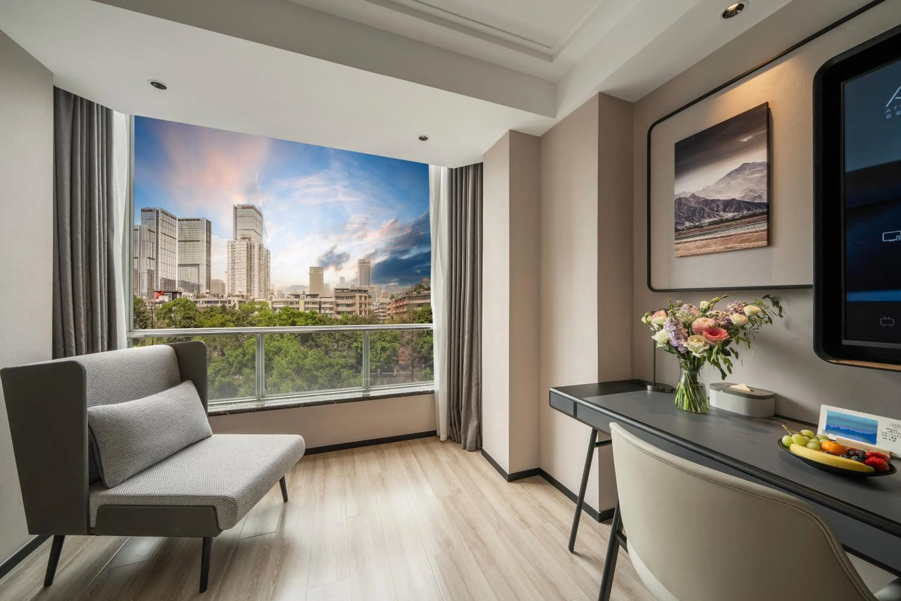 TV and multimedia in Atour Hotel Chengdu Taikoo Li Riverside