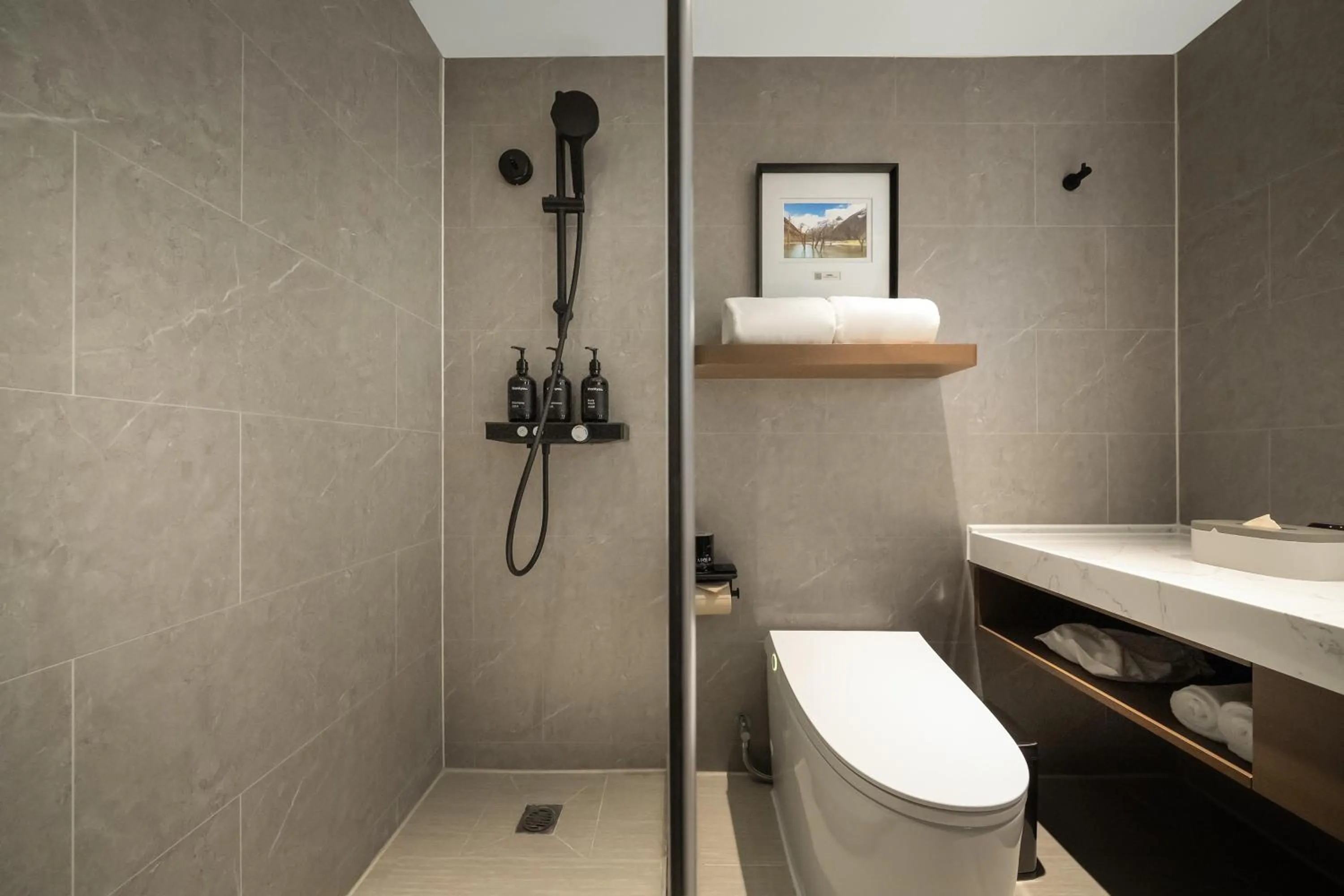 Shower in Atour Hotel Chengdu Taikoo Li Riverside