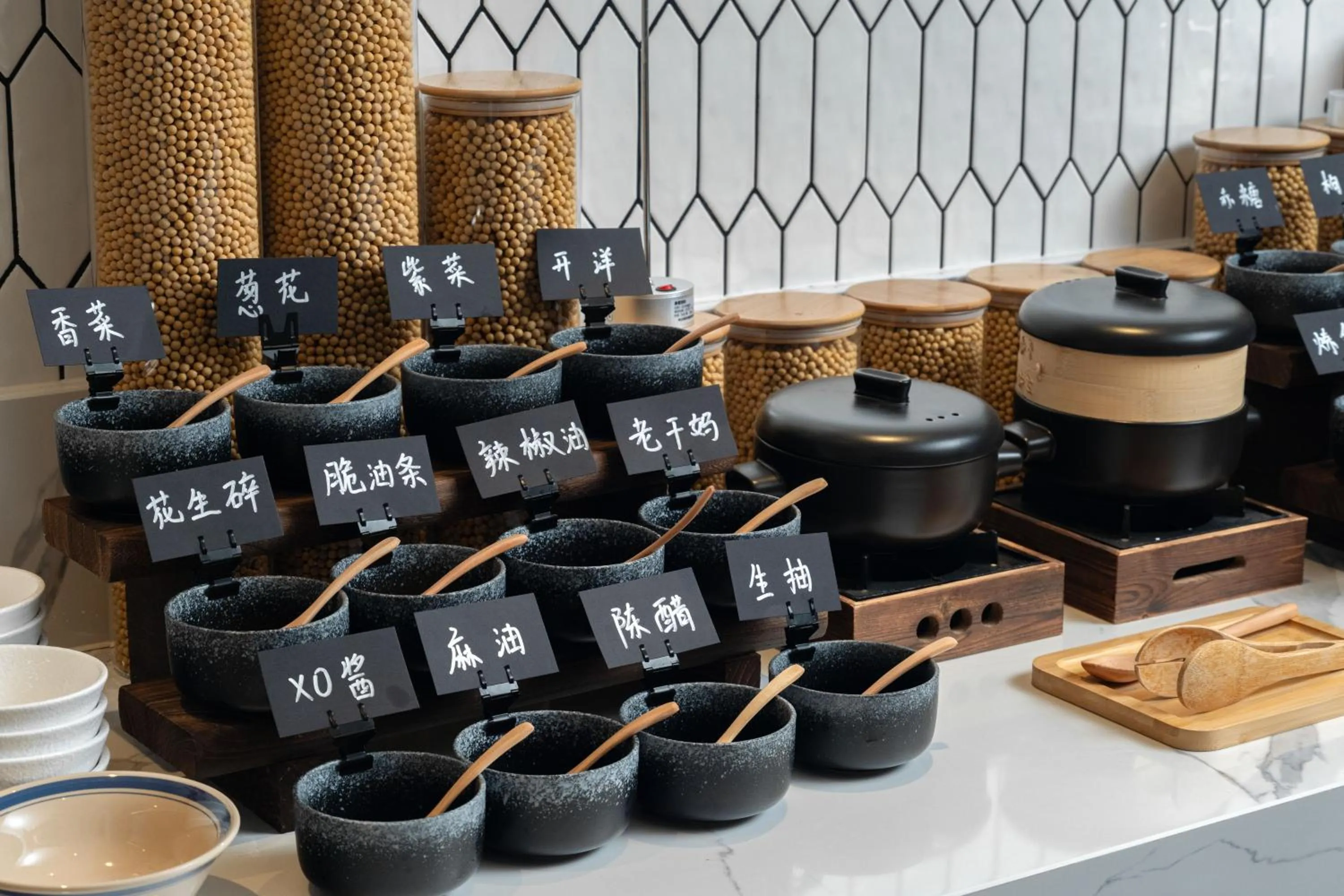 Restaurant/places to eat in Atour Hotel Shanghai Xianxia