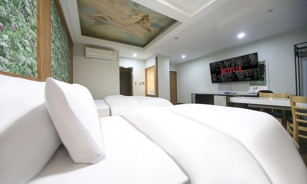 TV and multimedia in Hotel Feel Green