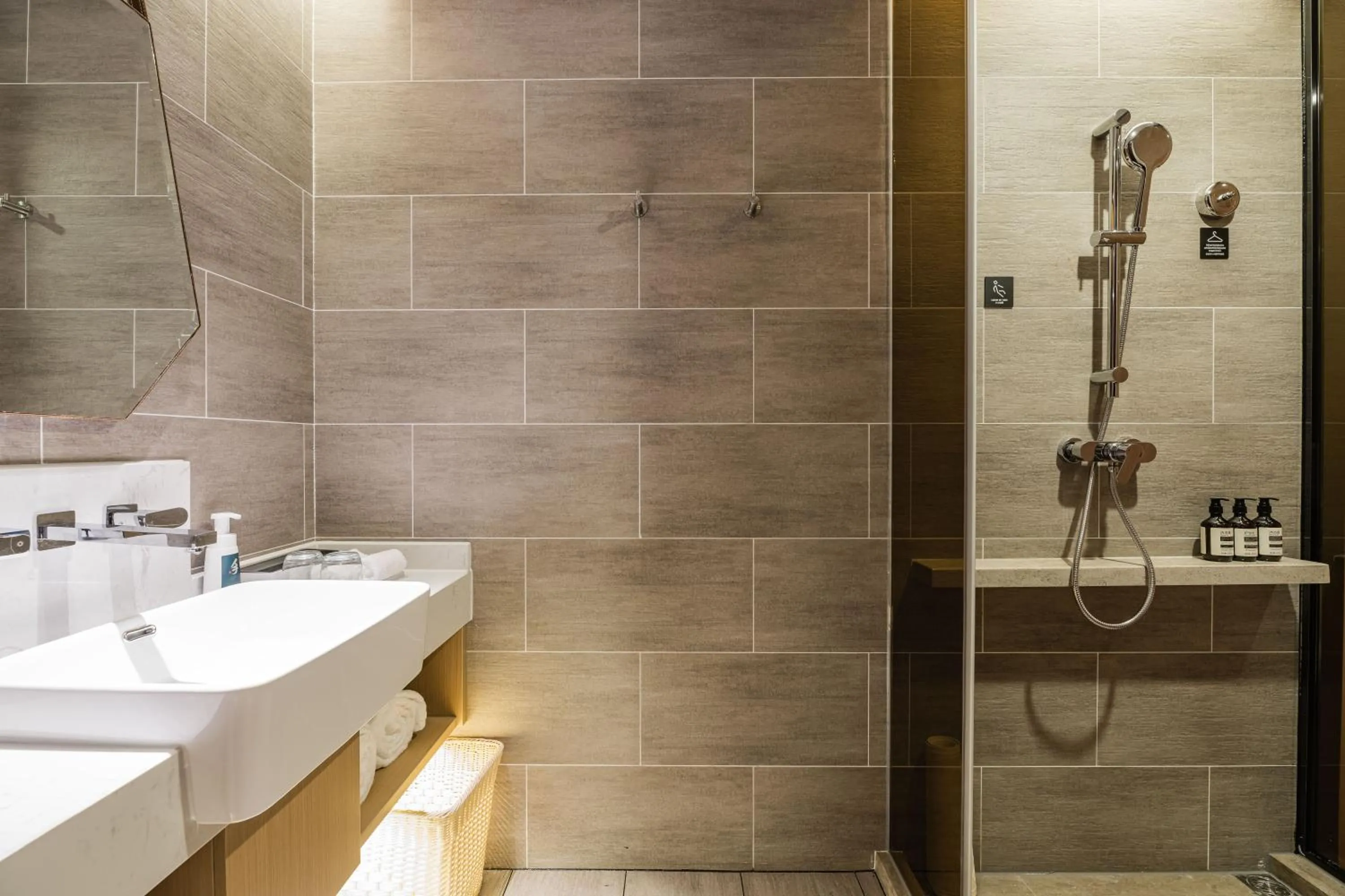 Atour Hotel Ningbo Yinzhou Impression City