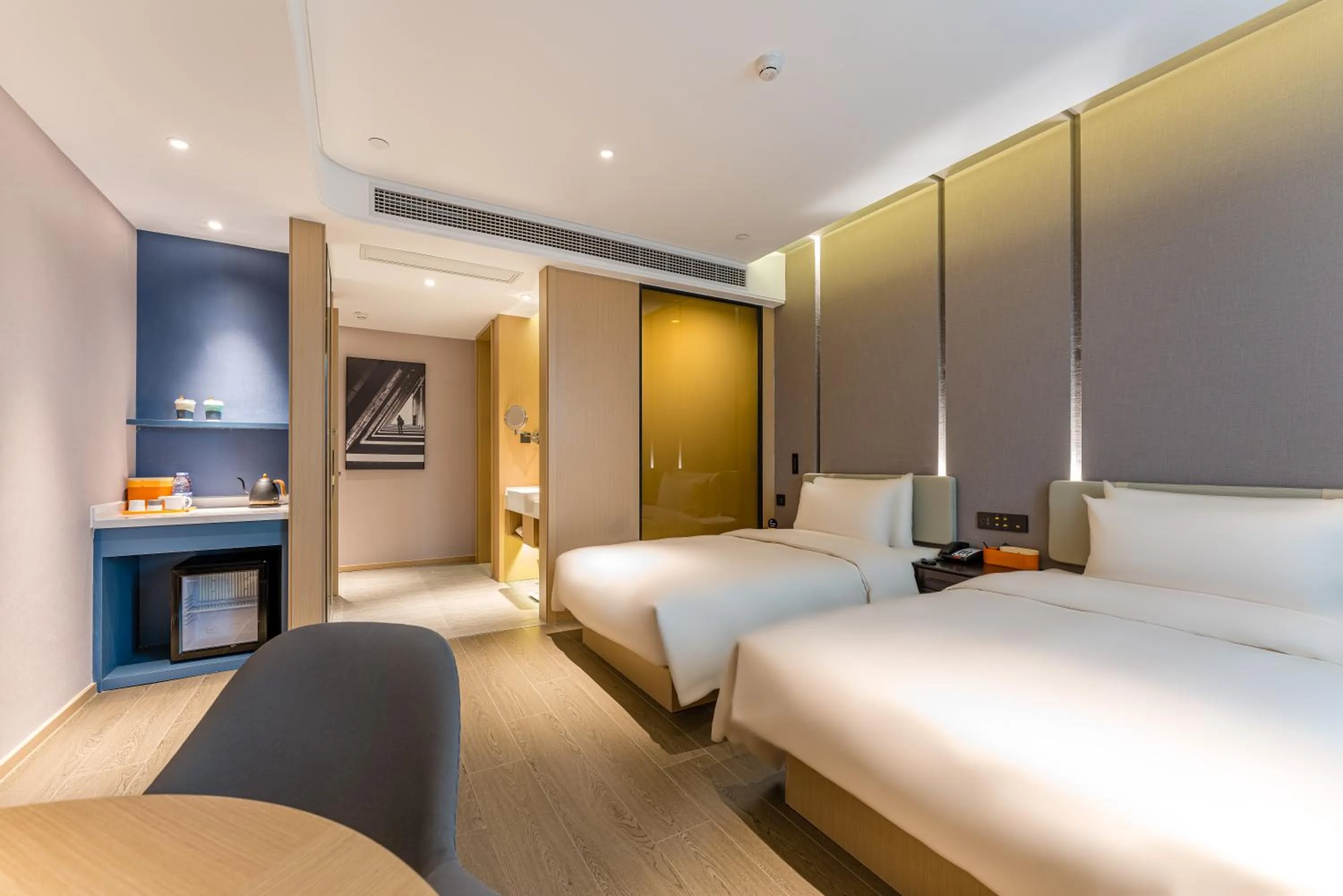 Photo of the whole room, Bed in Atour Hotel Xiamen Airport Wuyuan Bay