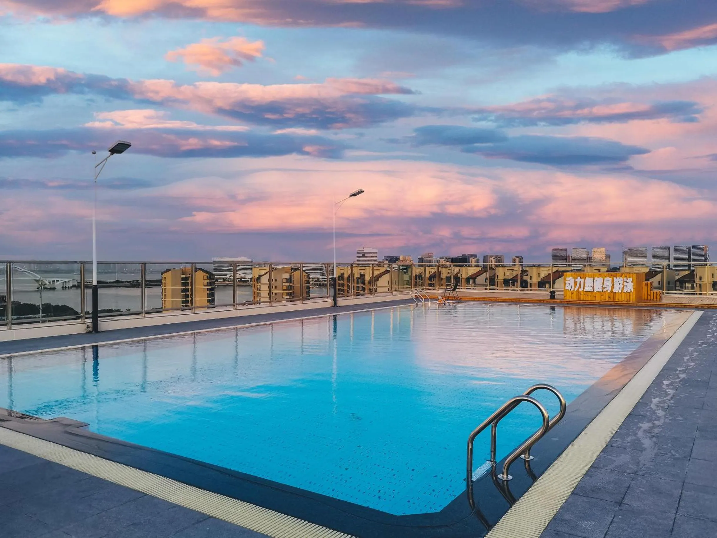 Swimming pool in Atour Hotel Xiamen Airport Wuyuan Bay