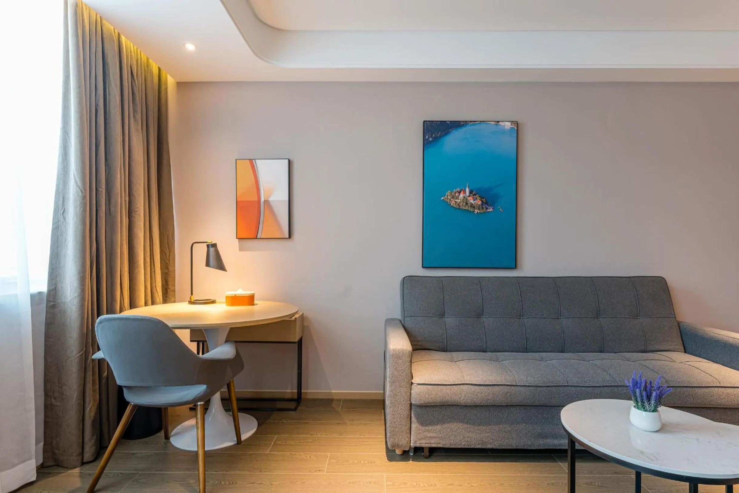 Living room in Atour Hotel Xiamen Airport Wuyuan Bay