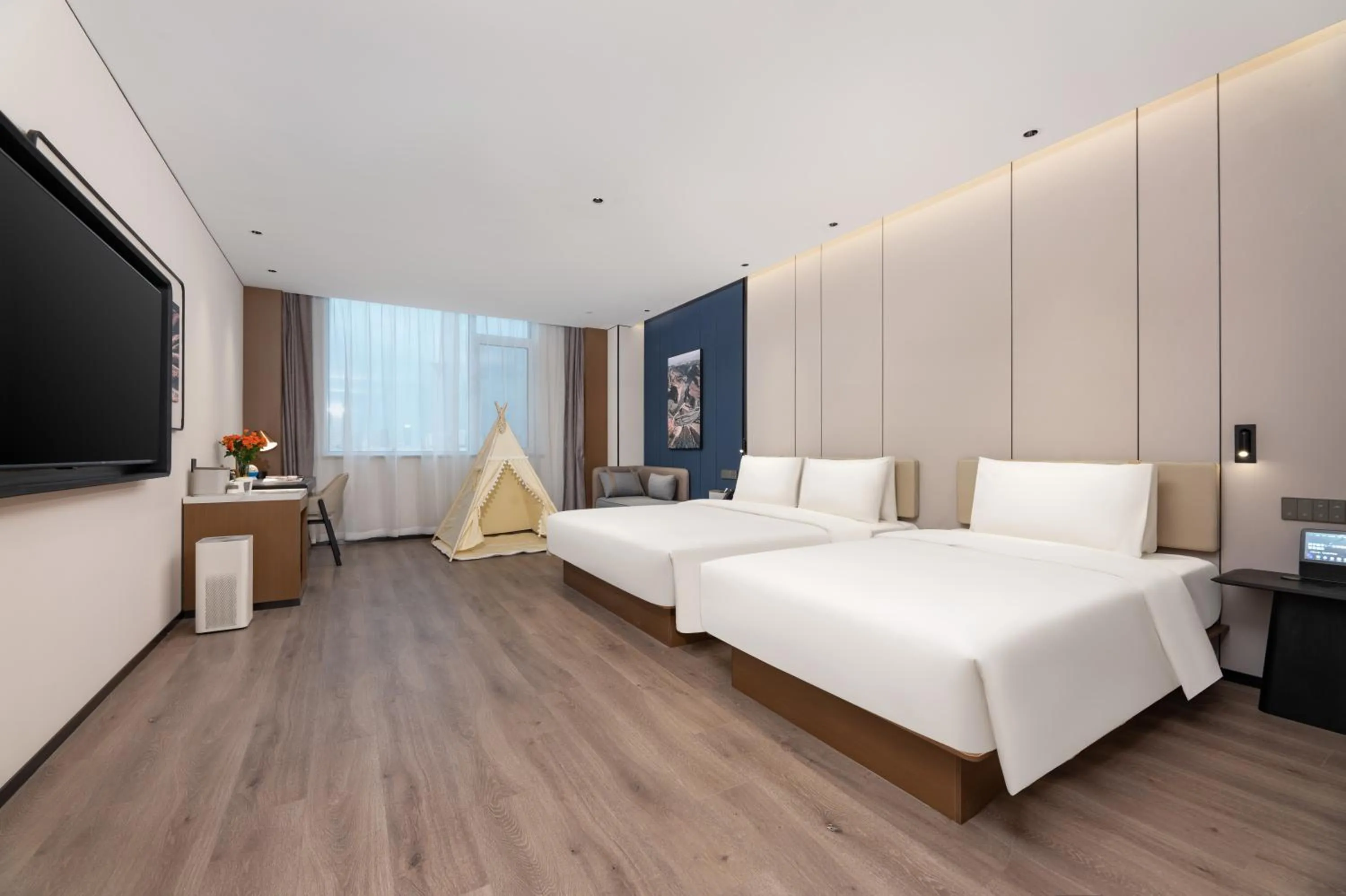 Photo of the whole room, Bed in Atour Hotel Qingdao Laoshan Shilaoren Beach