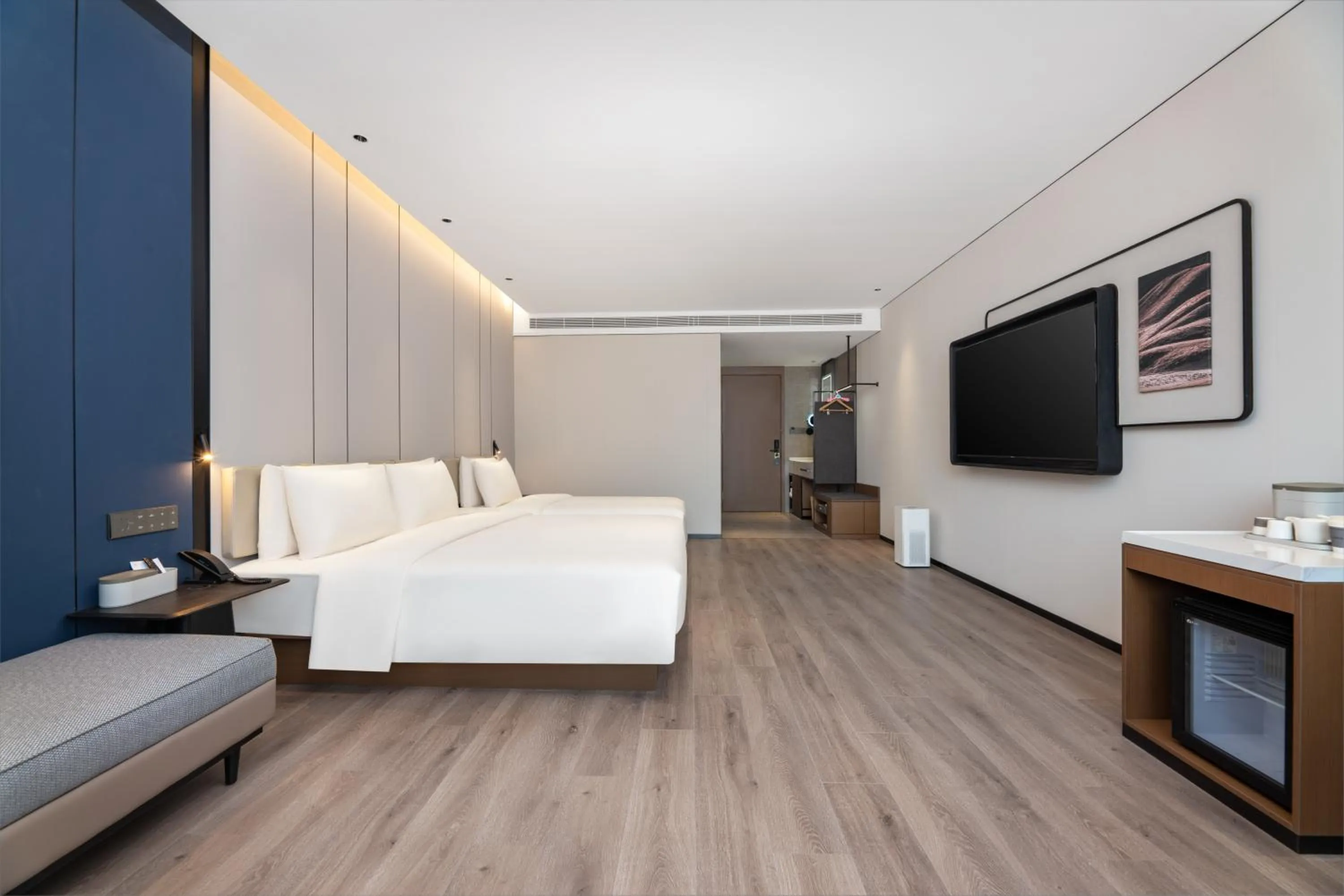 Photo of the whole room, Bed in Atour Hotel Qingdao Laoshan Shilaoren Beach