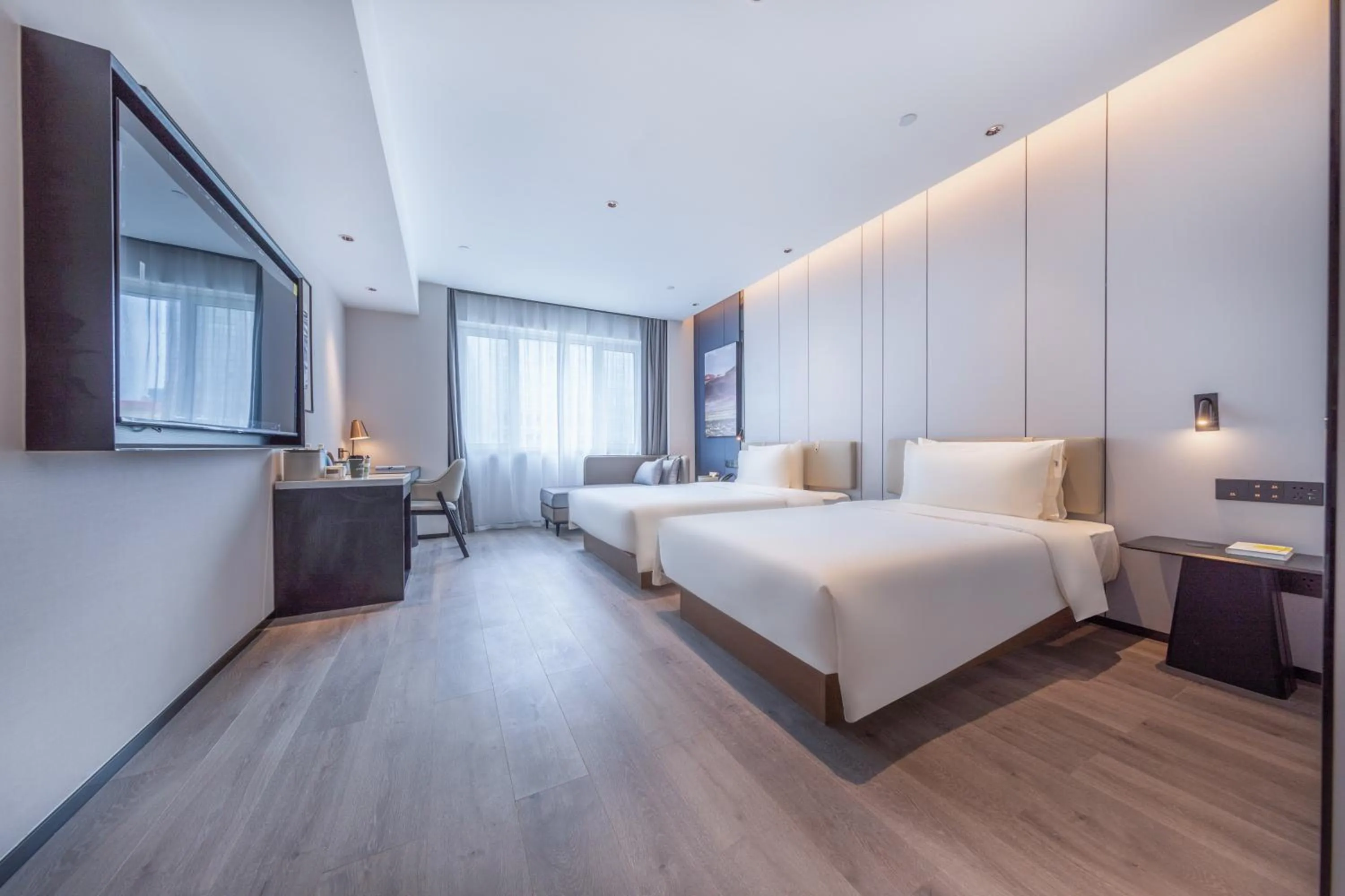 Photo of the whole room, Bed in Atour Hotel Qingdao Laoshan Shilaoren Beach