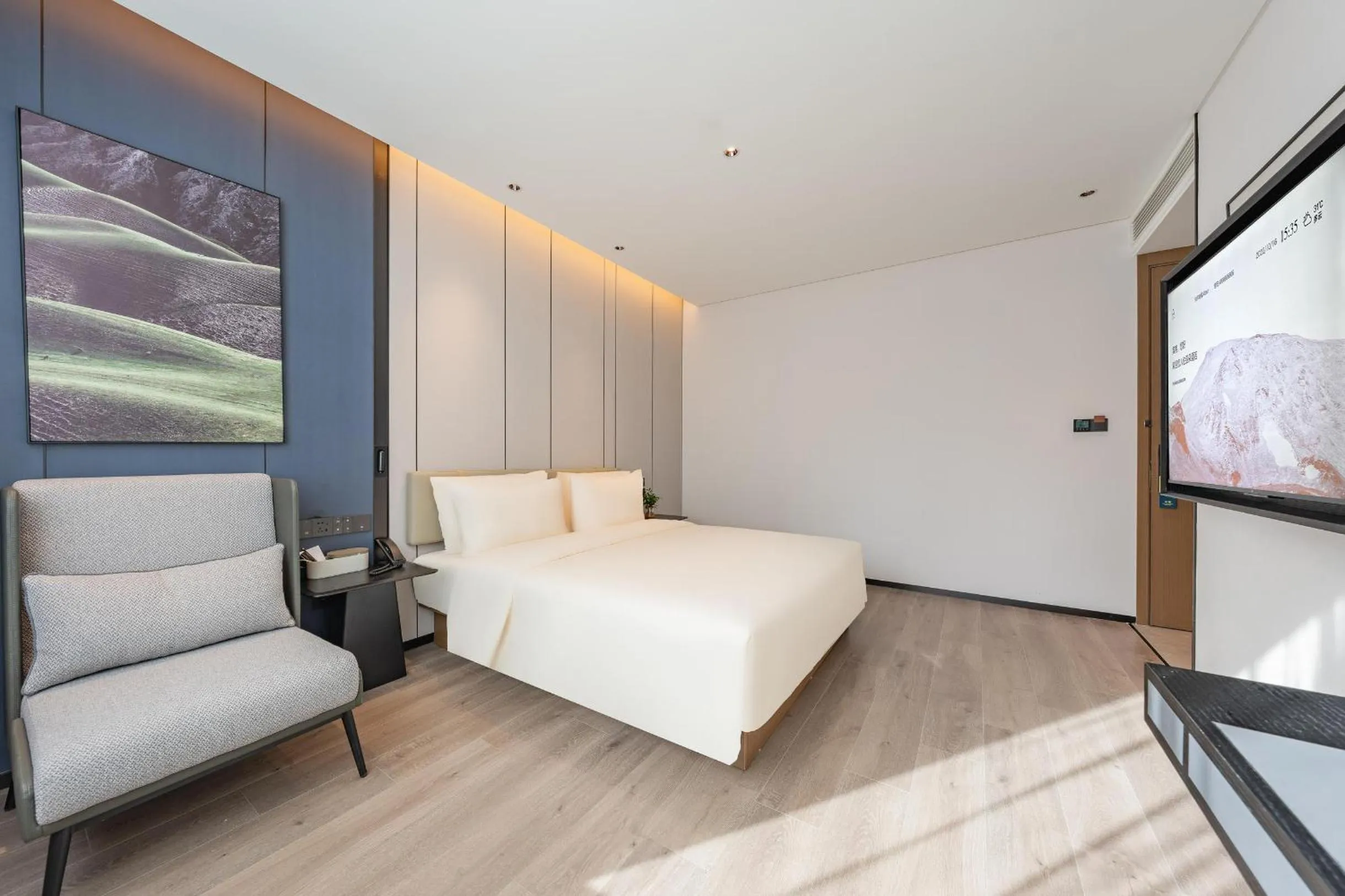 Bedroom, Bed in Atour Hotel Guangzhou Pazhou Exhibition Center Information Port-Free shuttle bus to Canton Fair