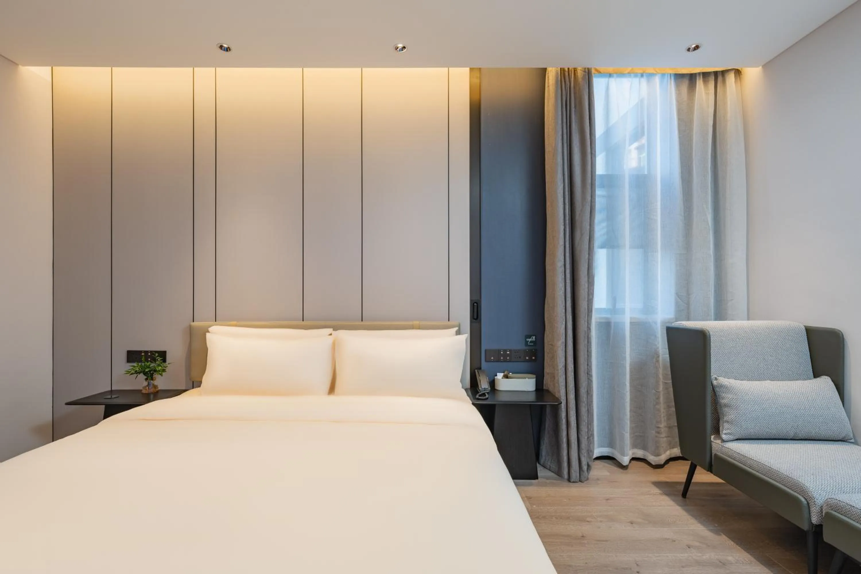 Bed in Atour Hotel Guangzhou Pazhou Exhibition Center Information Port-Free shuttle bus to Canton Fair