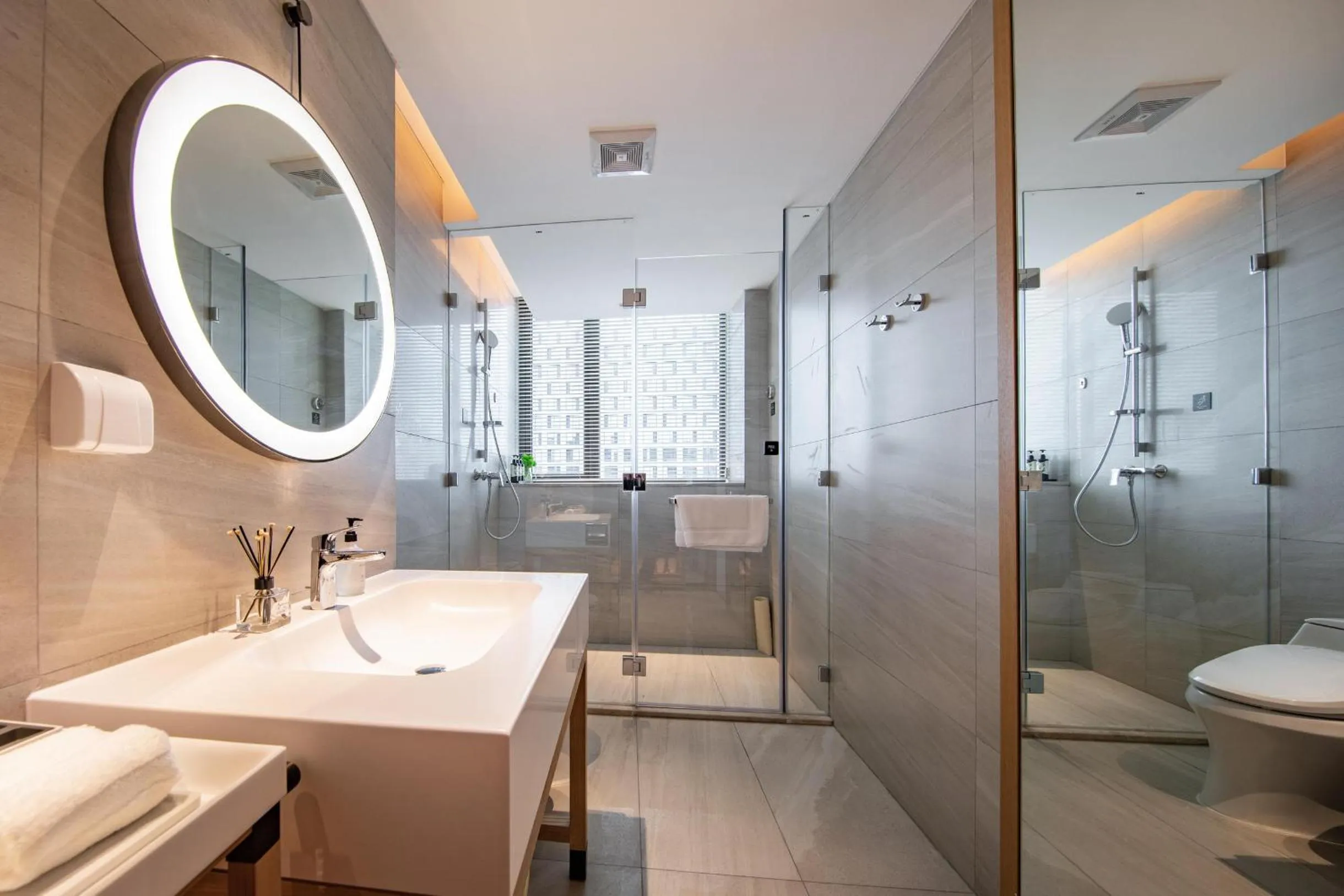 Shower in Atour Hotel Shenzhen Nanshan Vanke Yuncheng