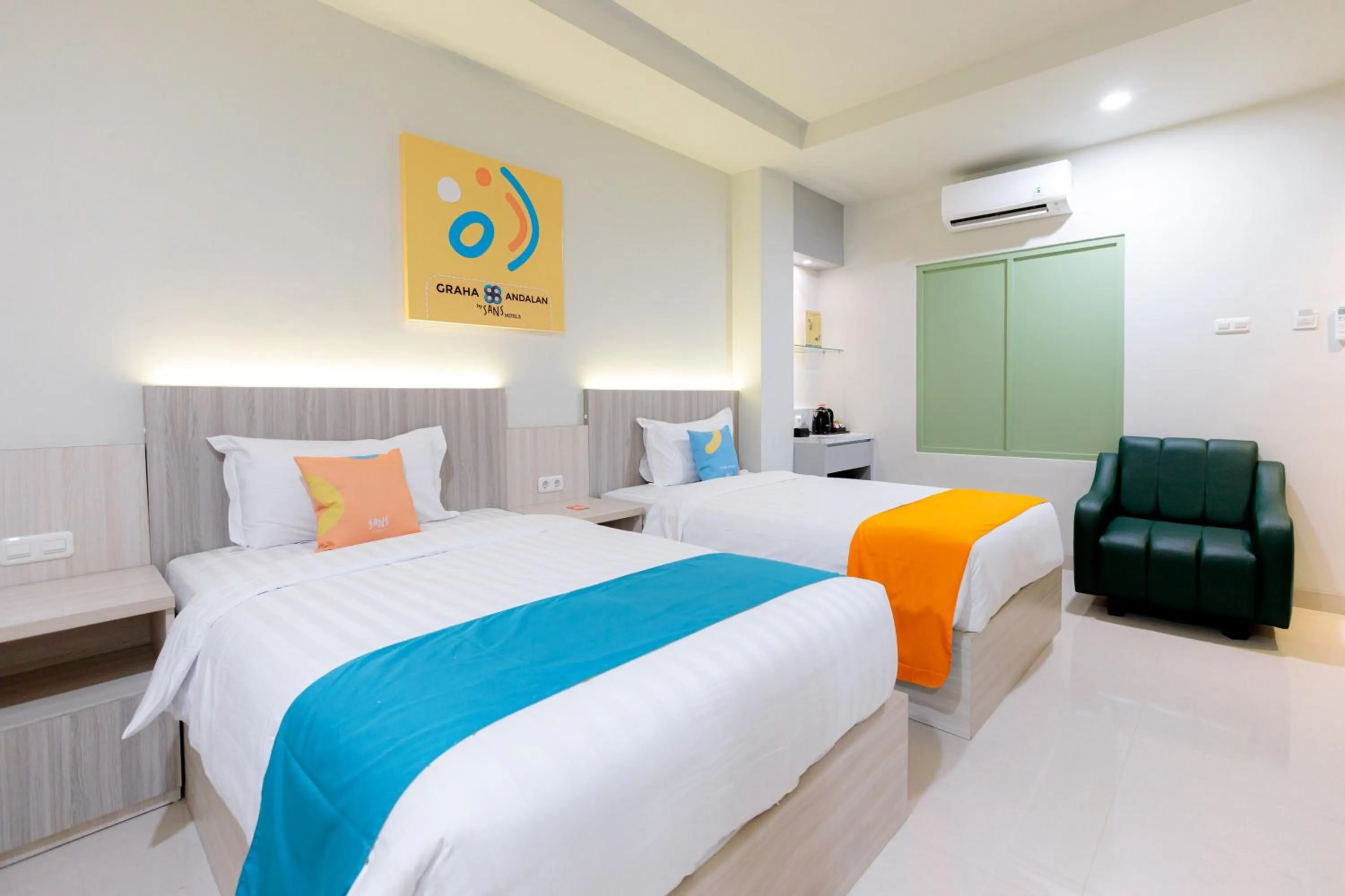 Bed in Sans Hotel 88 Andalan Surabaya by RedDoorz
