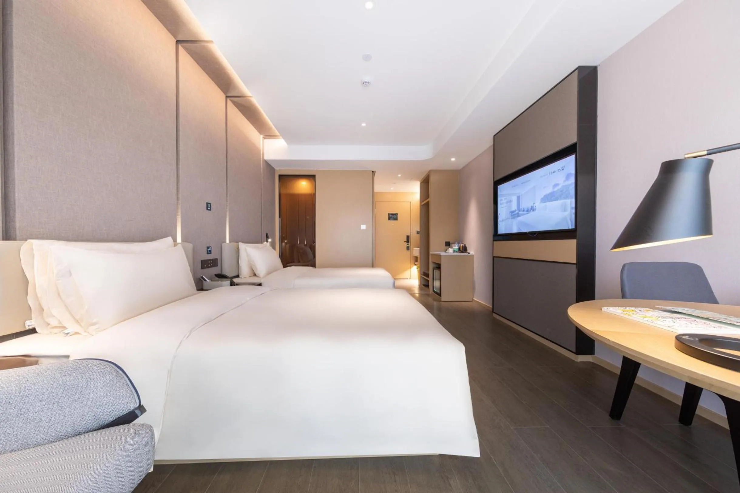 Bed in Atour Hotel Zhuhai High Tech Zone University Town Government Affairs Center