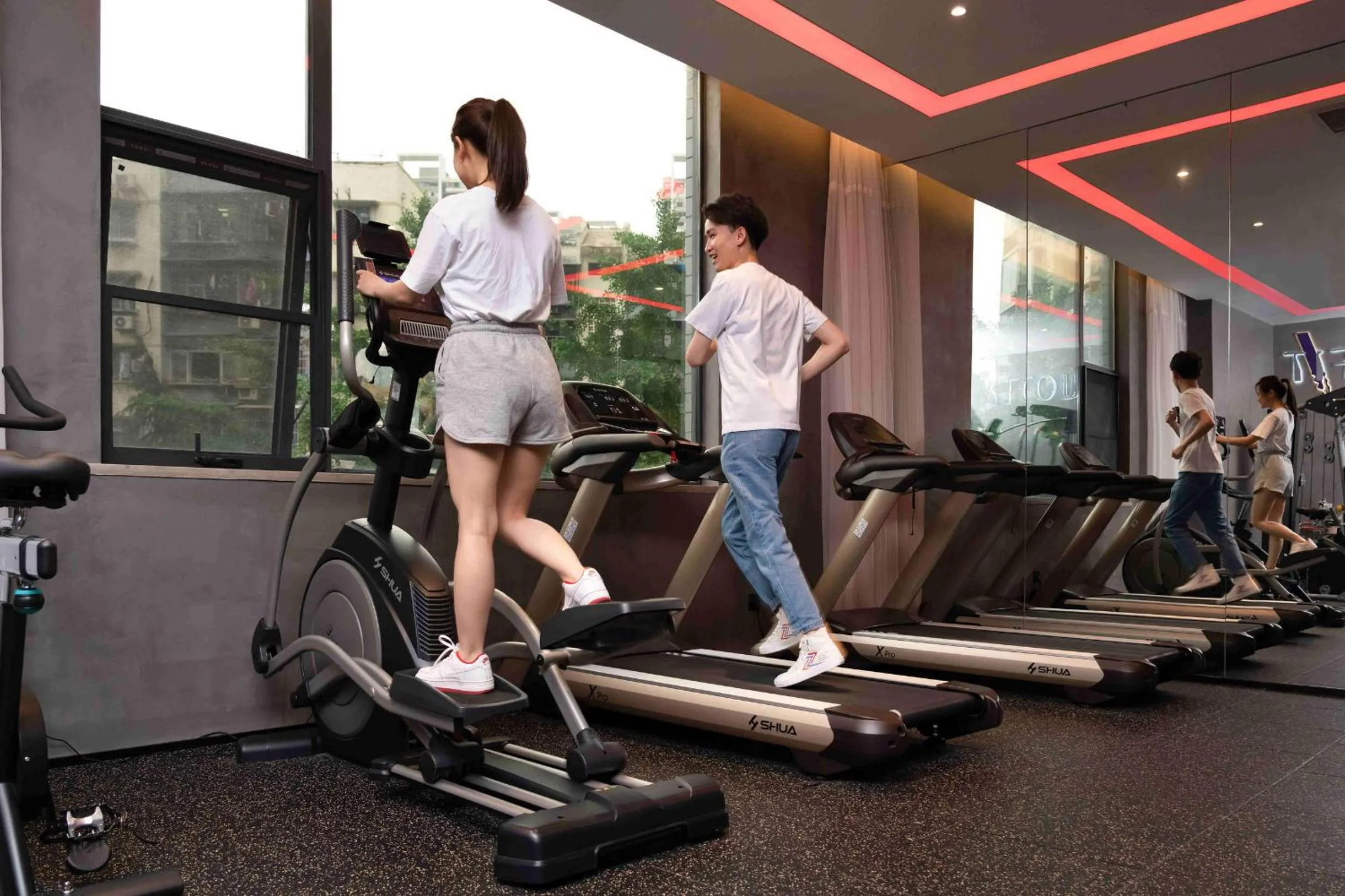 Fitness centre/facilities in Atour Hotel Chongqing Guanyinqiao Flower Garden
