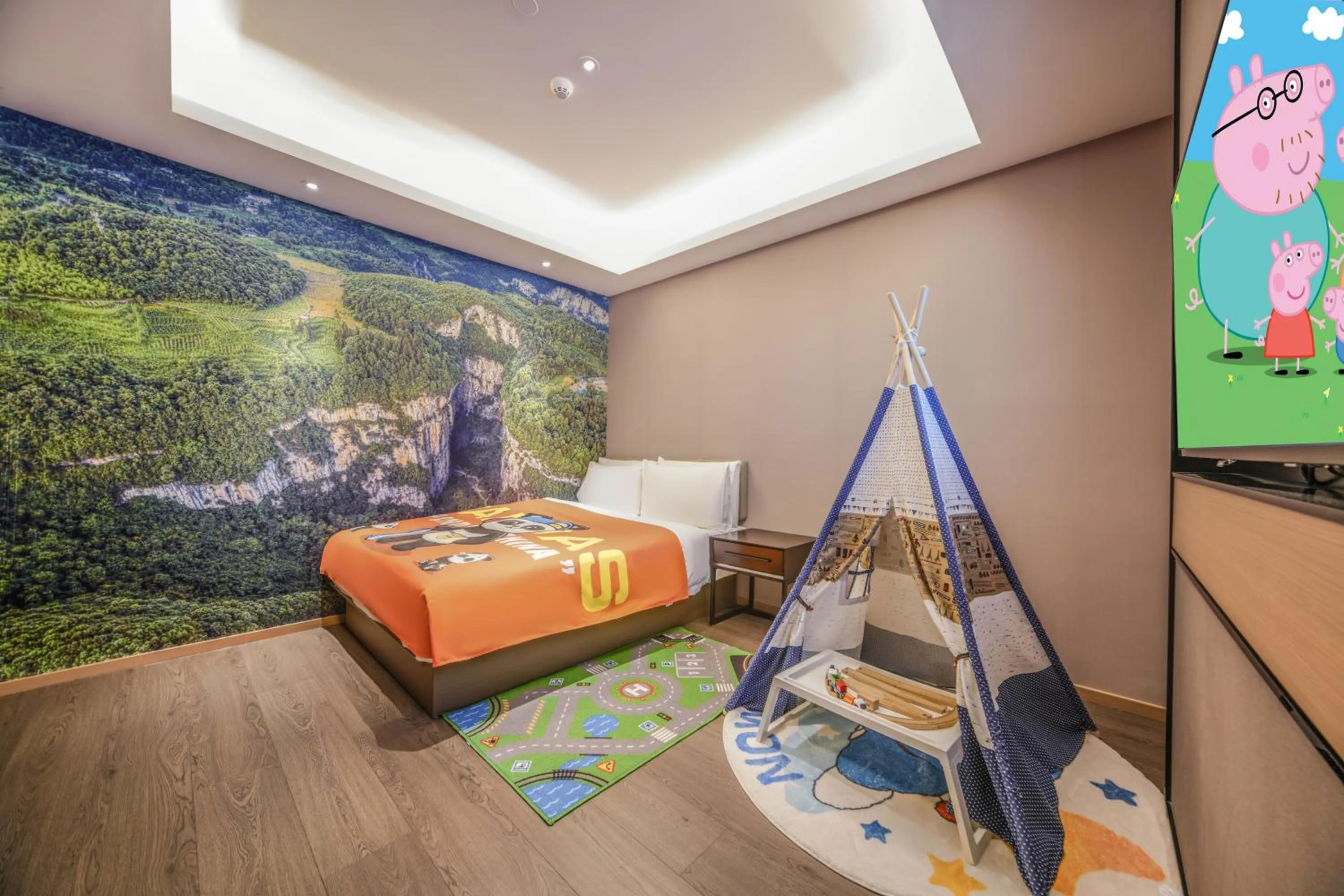 Bedroom, Bed in Atour Hotel Chongqing Guanyinqiao Flower Garden