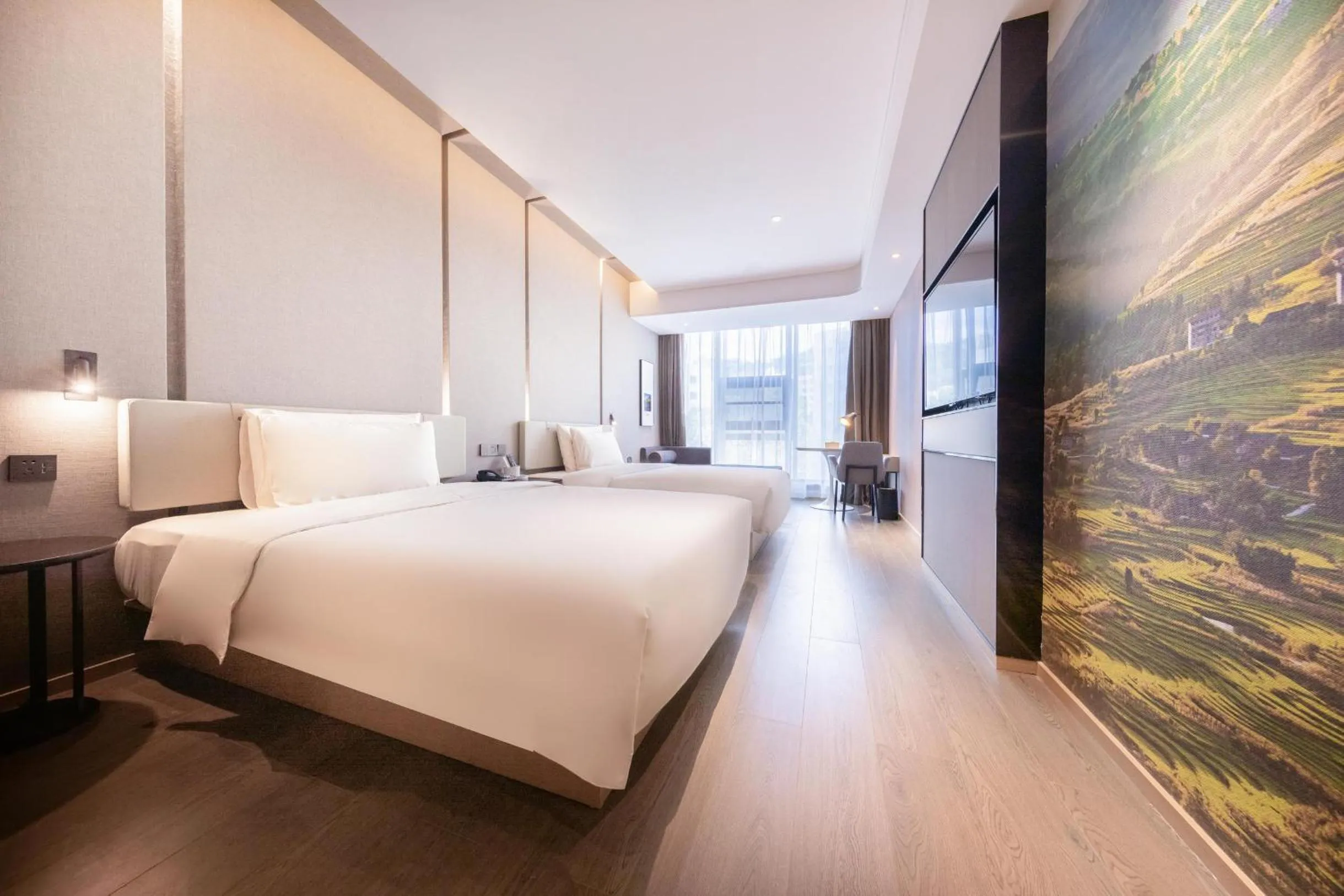 Photo of the whole room, Bed in Atour Hotel Chongqing Guanyinqiao Flower Garden