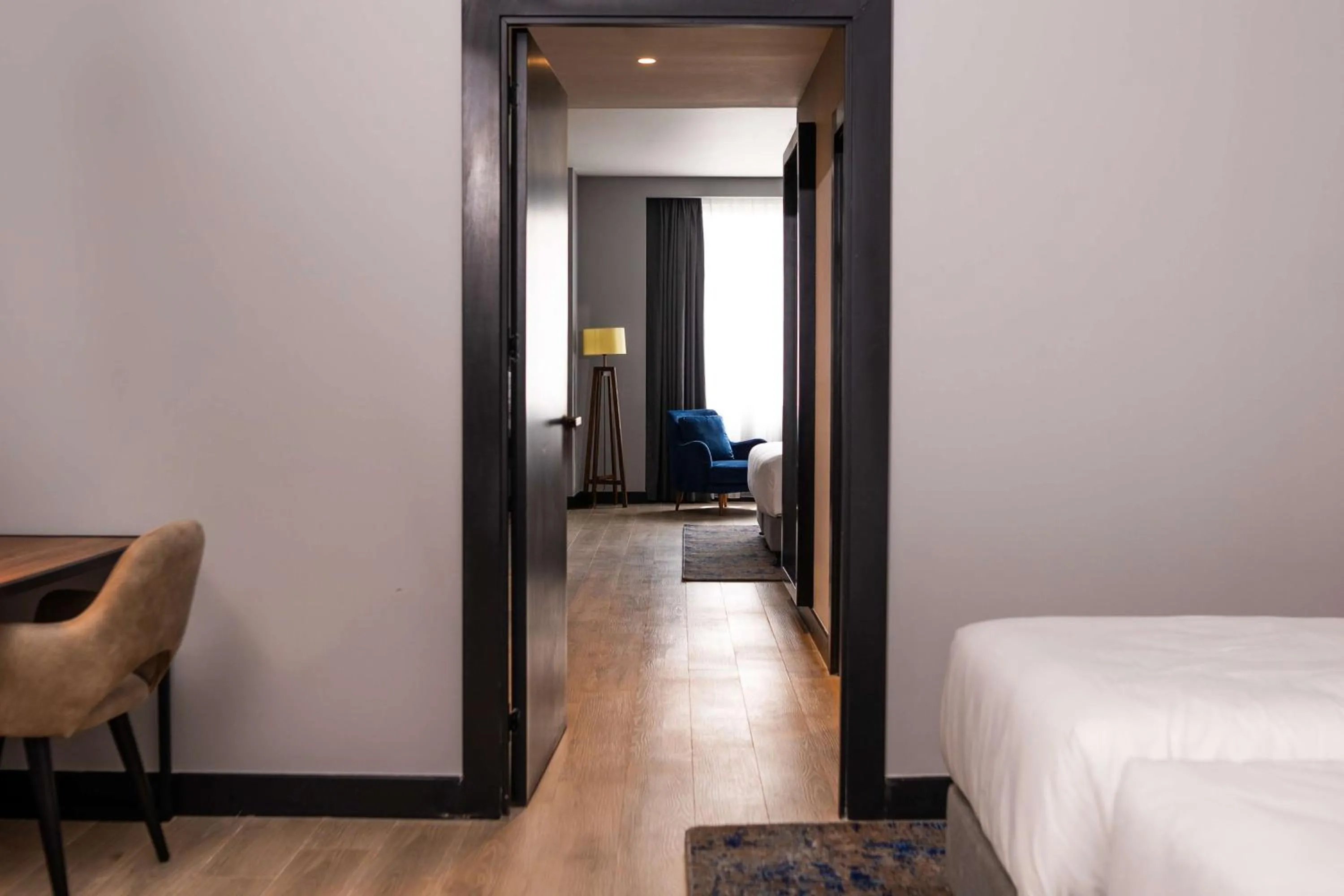 Bedroom, Bed in Radisson Blu Hotel, Amman Galleria Mall