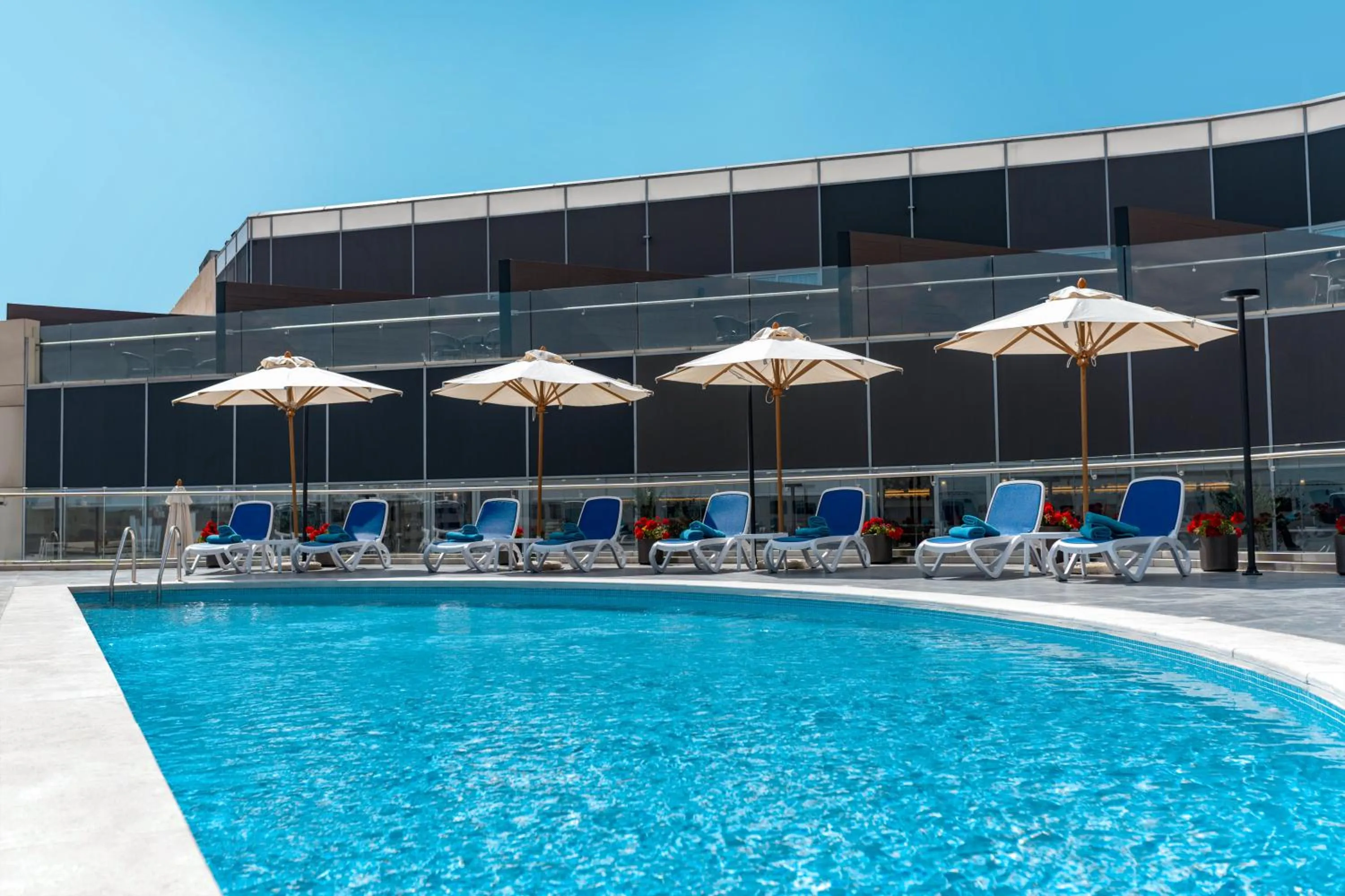 Swimming pool in Radisson Blu Hotel, Amman Galleria Mall