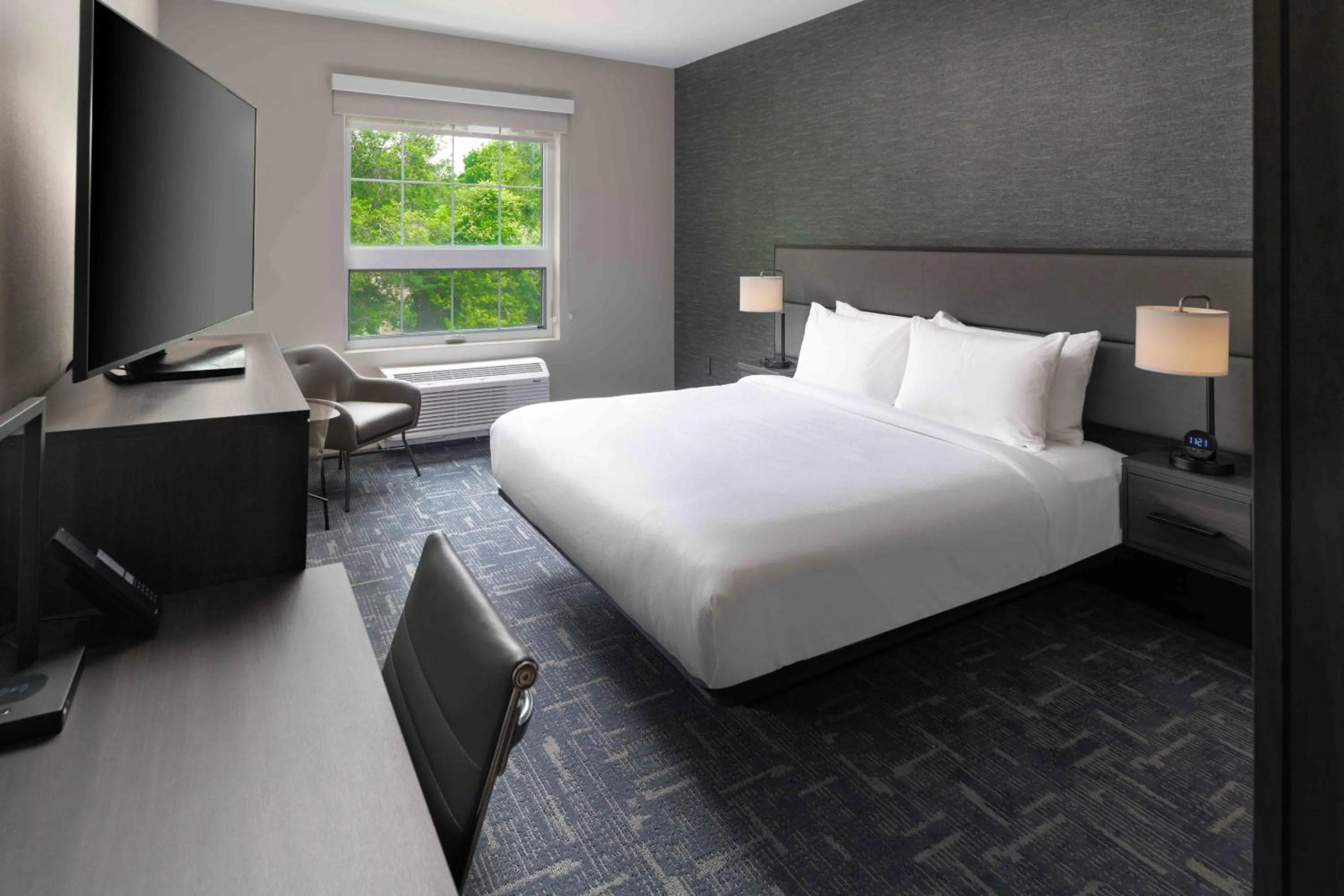 King Room with Sofa Bed in Fairfield by Marriott Inn & Suites Annapolis