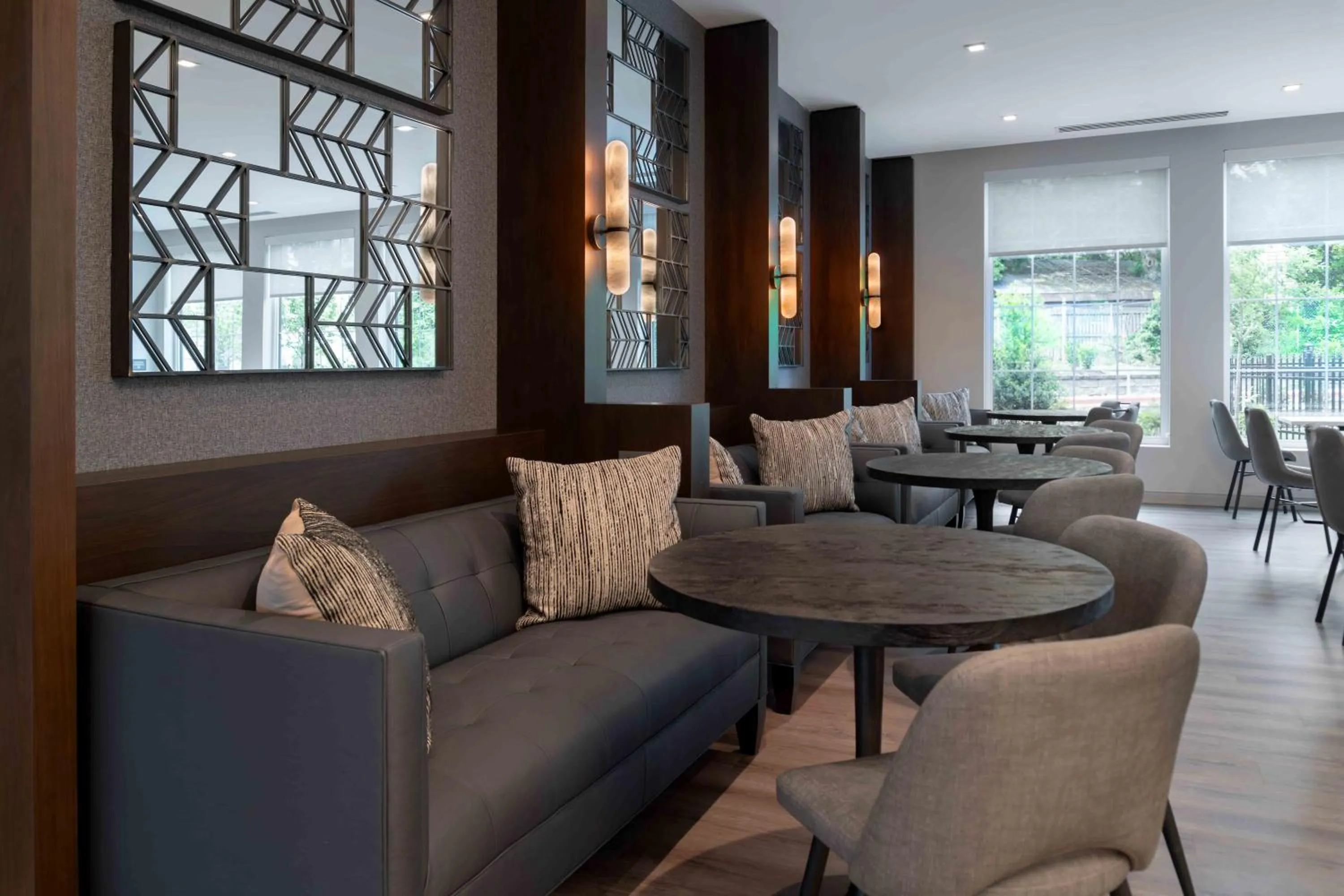 Lobby or reception in Fairfield by Marriott Inn & Suites Annapolis