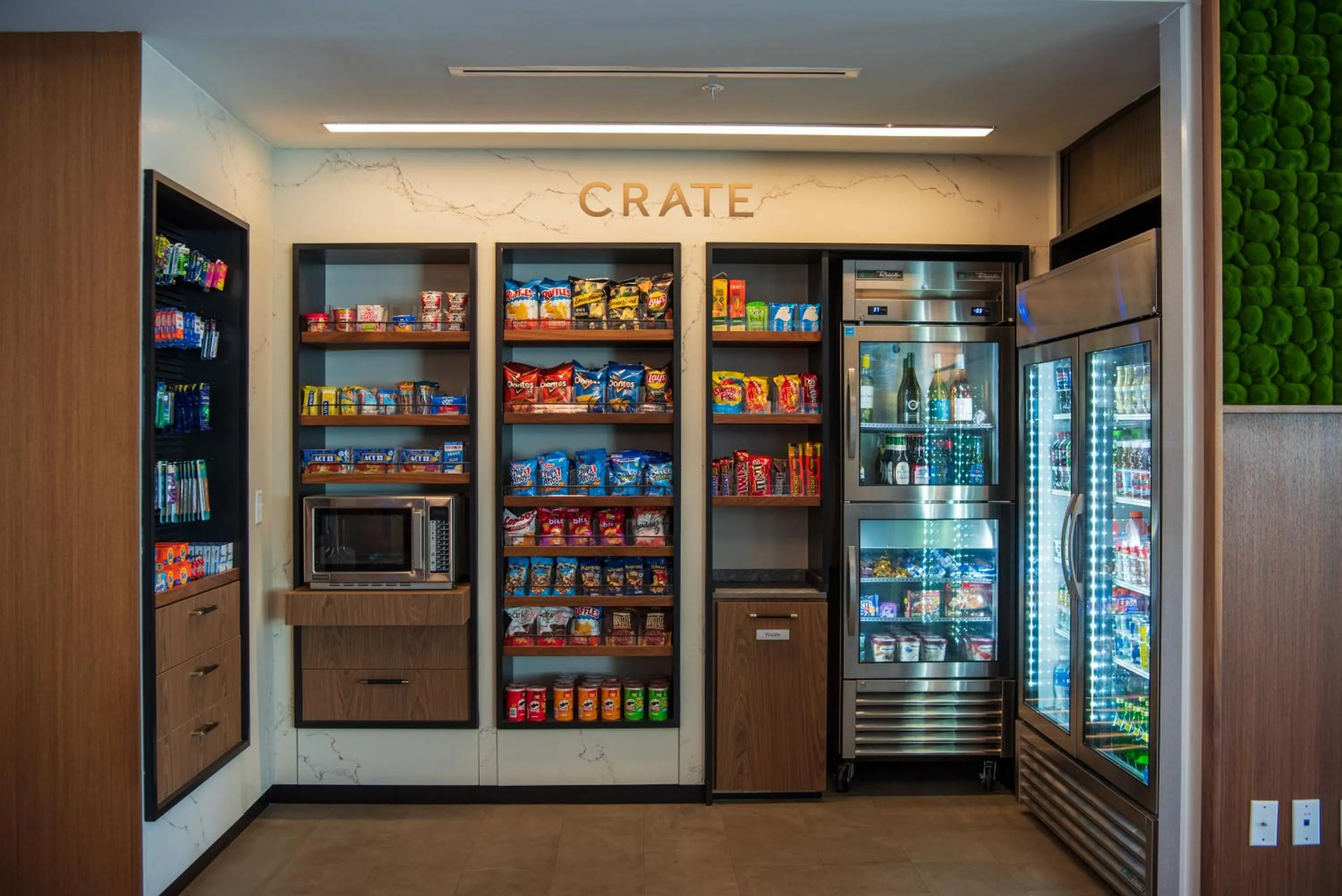 Food and drinks in Courtyard by Marriott Lake City