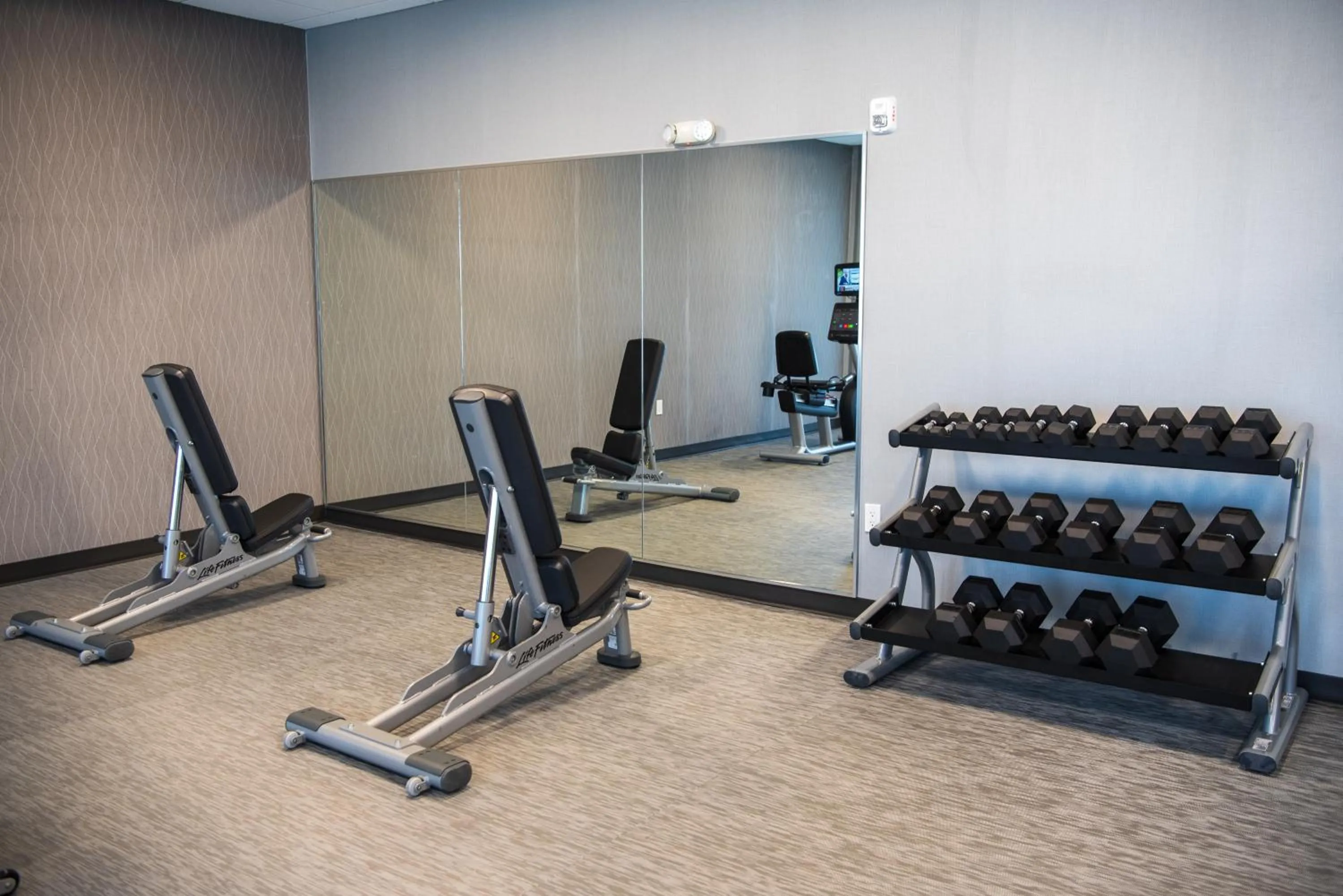 Fitness centre/facilities in Courtyard by Marriott Lake City