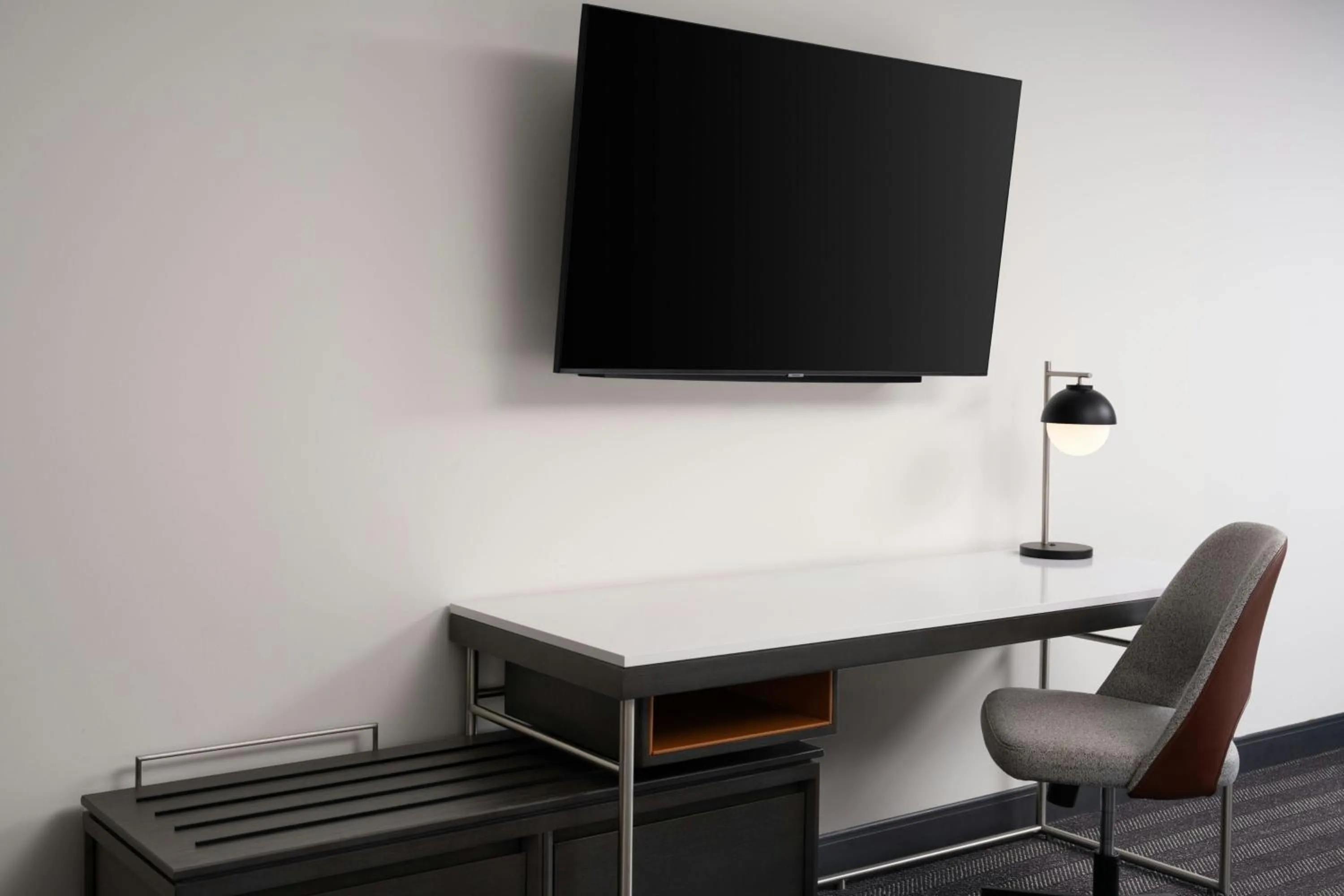 Photo of the whole room in Courtyard by Marriott Lake City