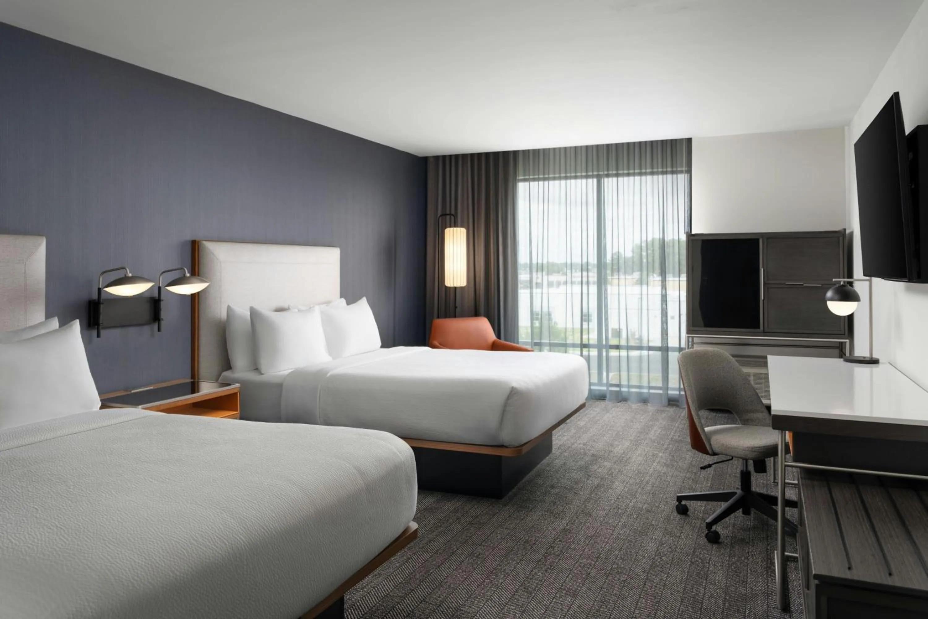 Photo of the whole room, Bed in Courtyard by Marriott Lake City