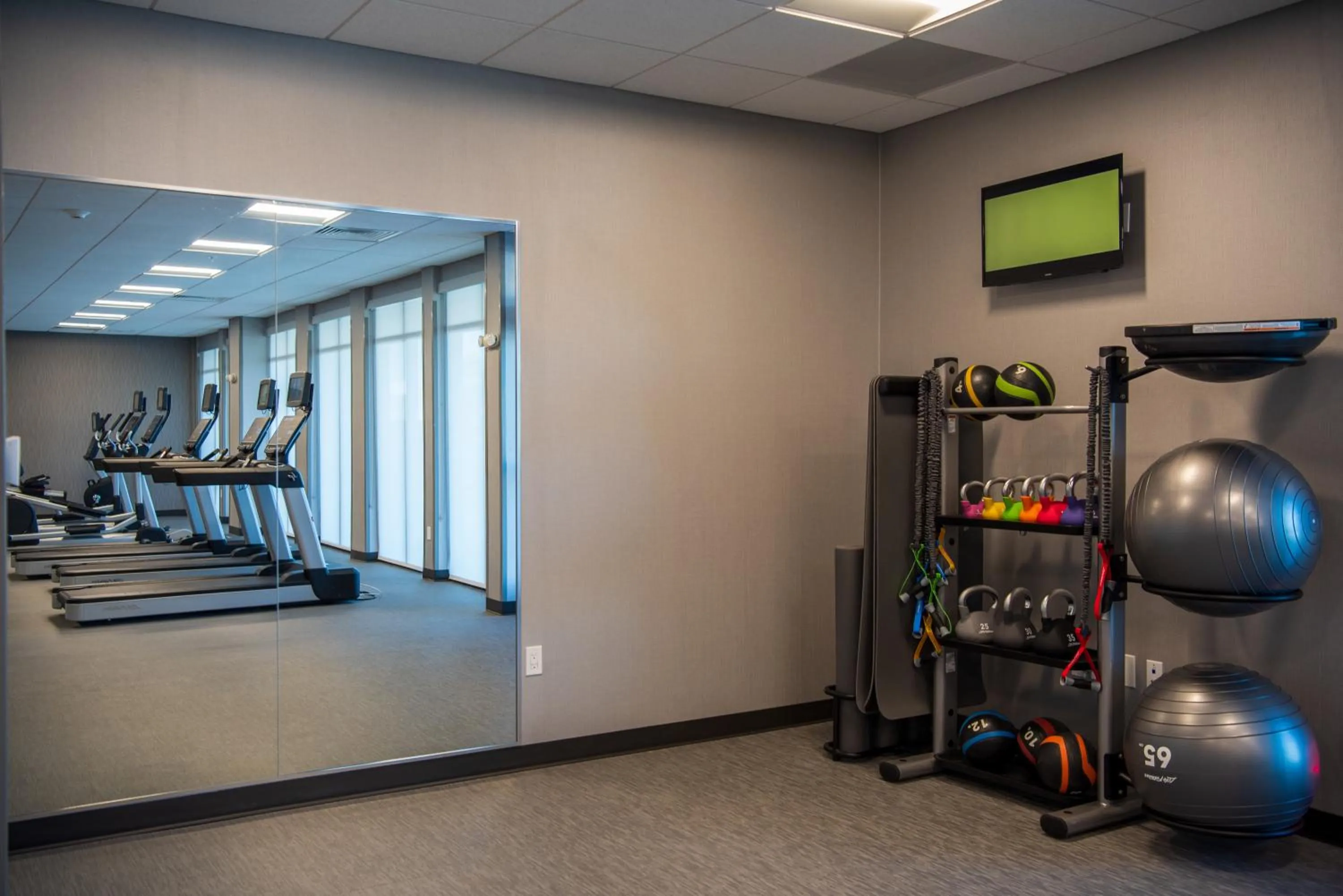 Fitness centre/facilities in Courtyard by Marriott Lake City