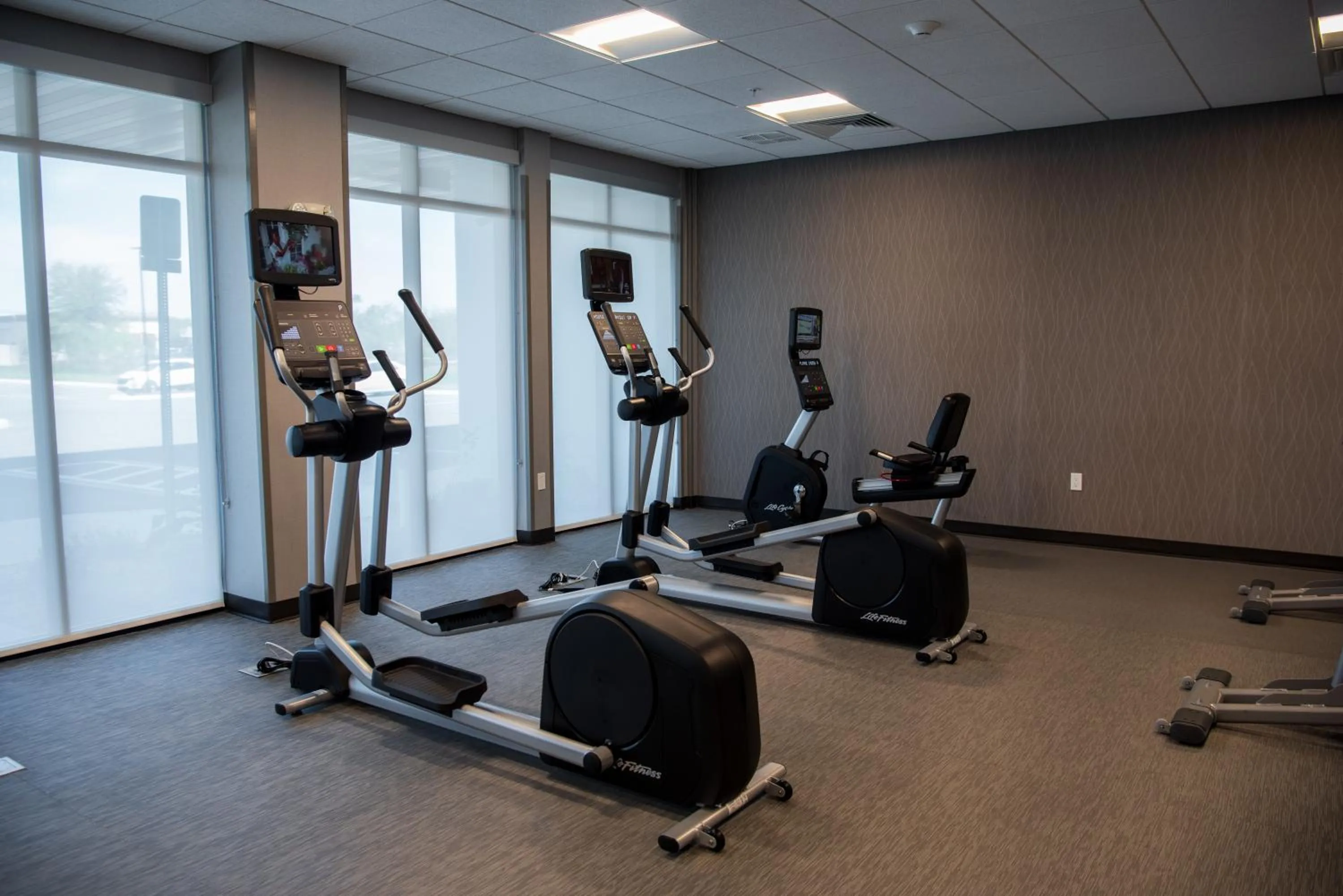 Fitness centre/facilities in Courtyard by Marriott Lake City