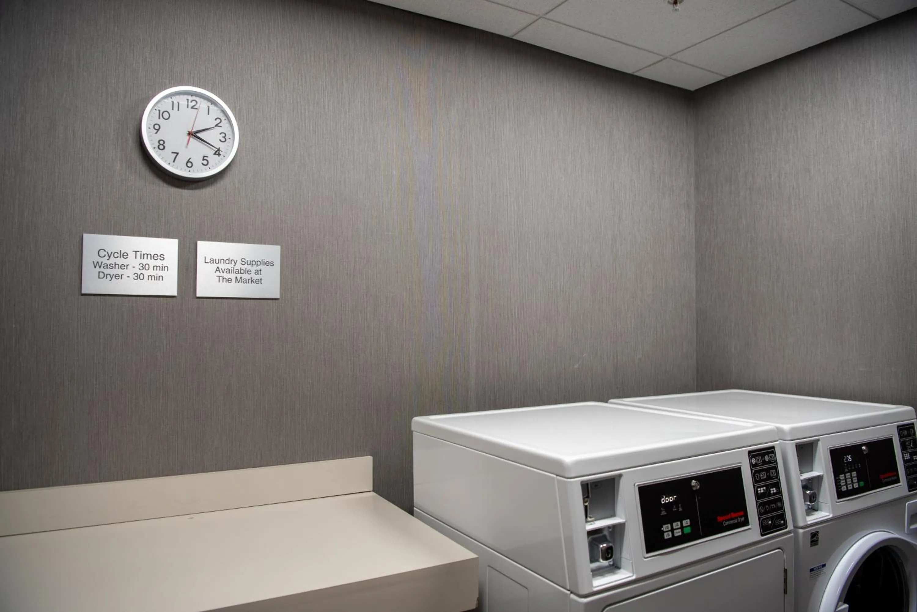 washing machine in Courtyard by Marriott Lake City