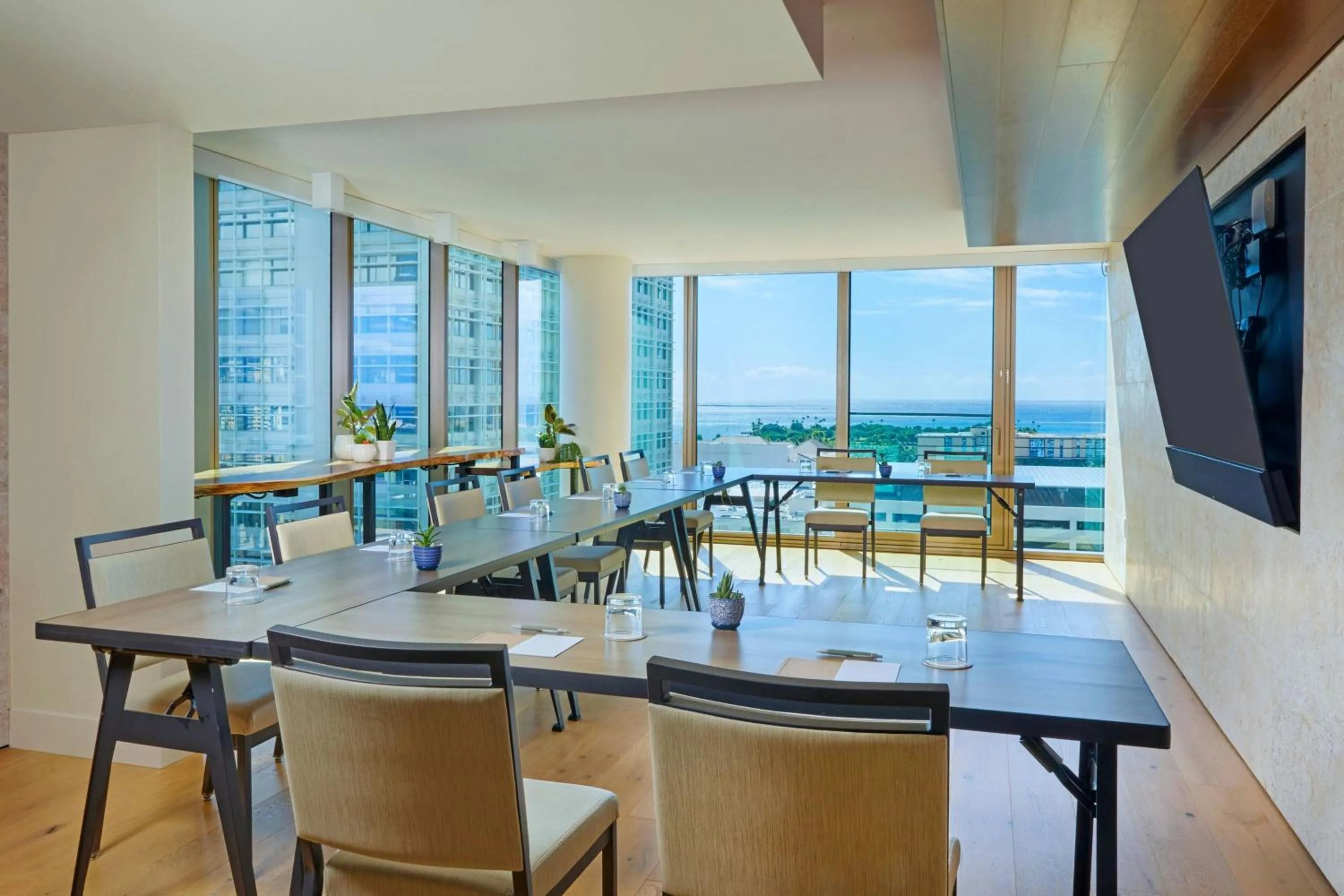 Meeting/conference room in Renaissance Honolulu Hotel & Spa