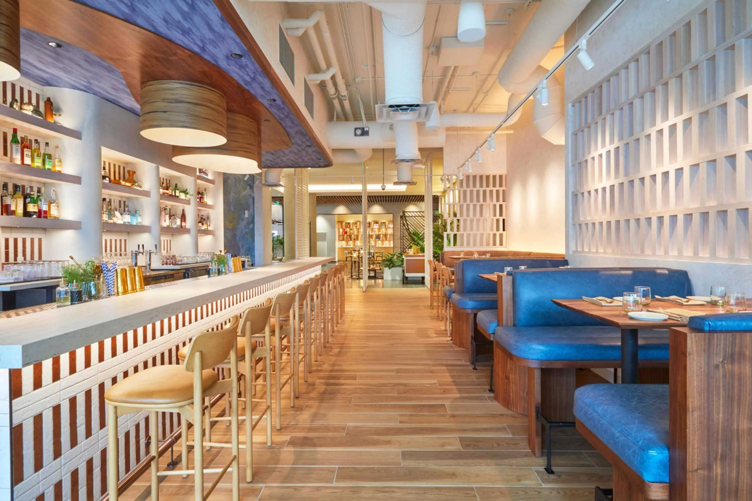 Restaurant/places to eat in Renaissance Honolulu Hotel & Spa