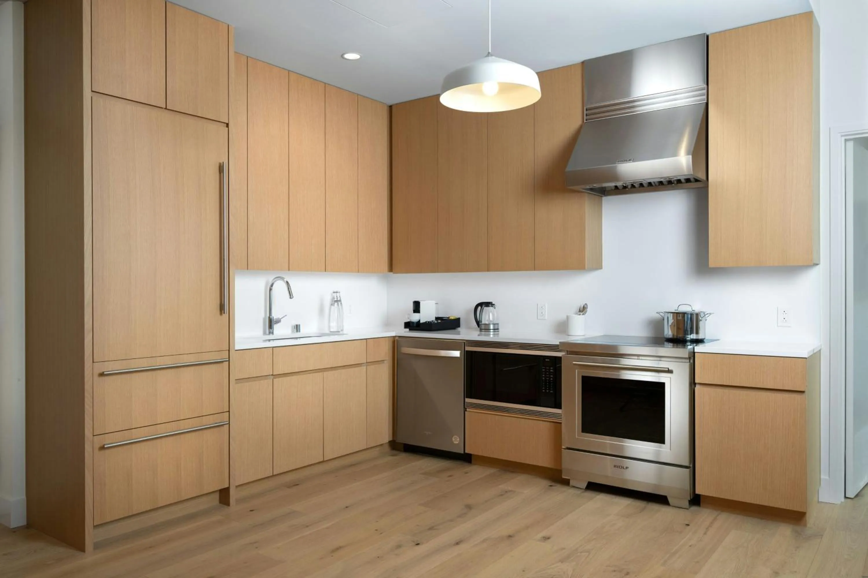 Kitchen or kitchenette in Renaissance Honolulu Hotel & Spa