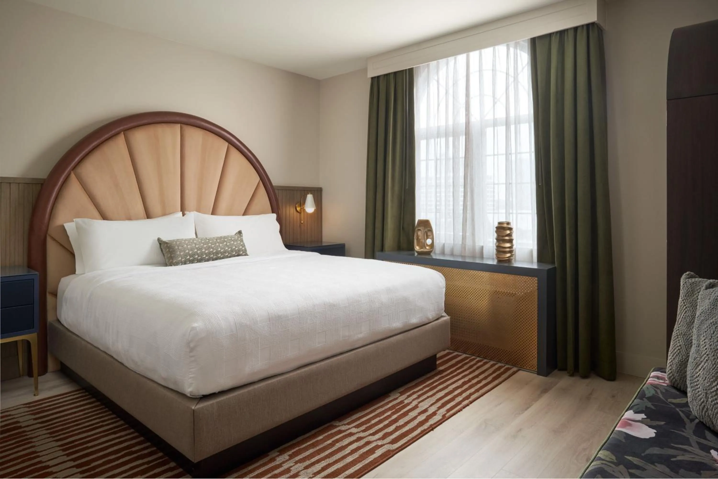 Photo of the whole room, Bed in Hotel Vesper, Houston, a Tribute Portfolio Hotel