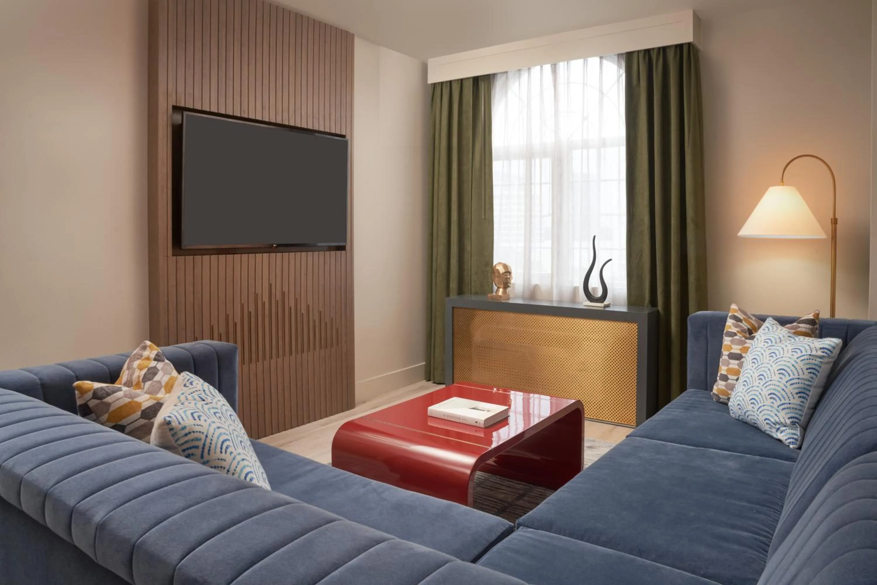 TV and multimedia in Hotel Vesper, Houston, a Tribute Portfolio Hotel