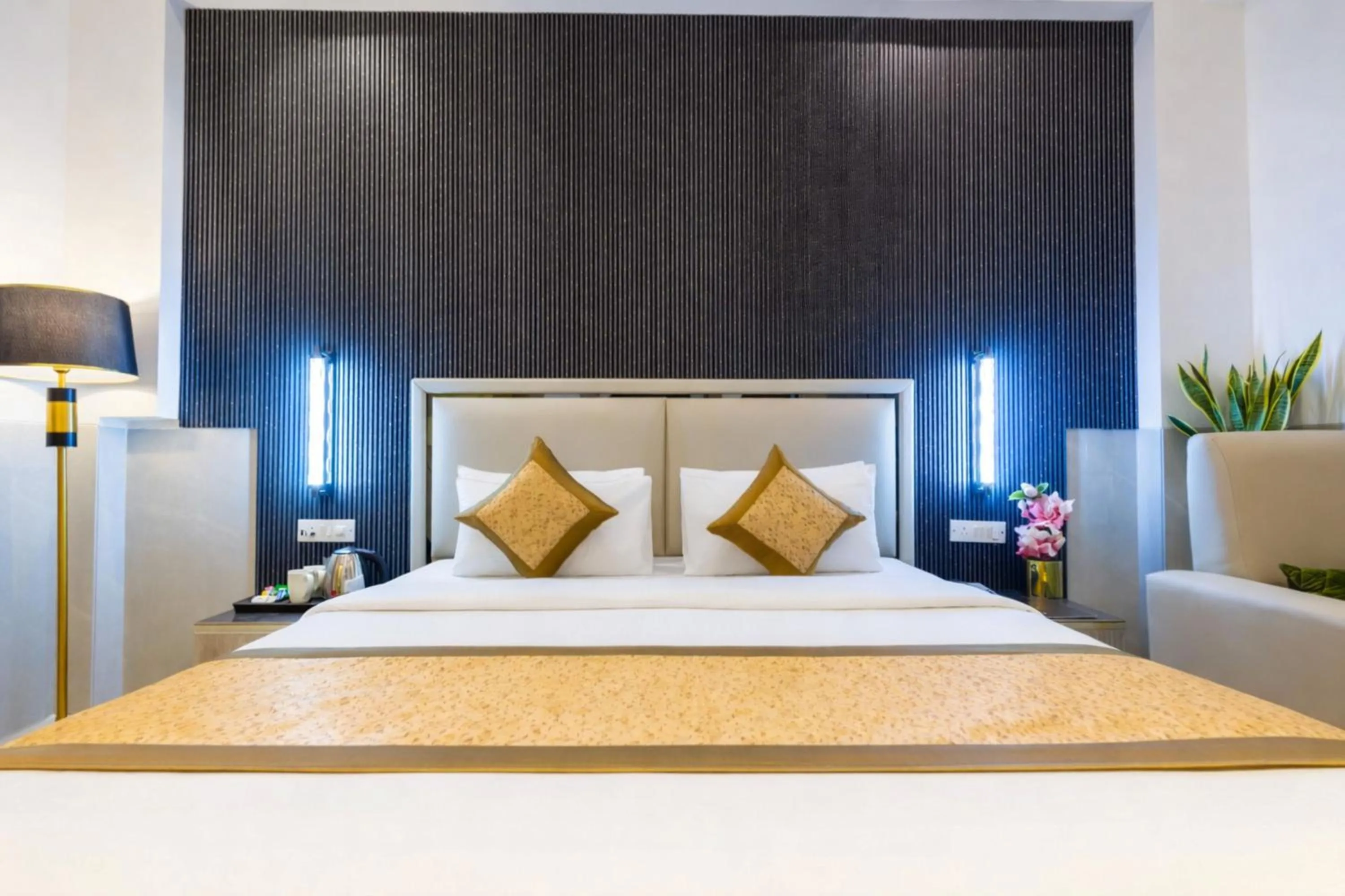 Bed in Hotel Transit International- Aerocity Delhi Airport