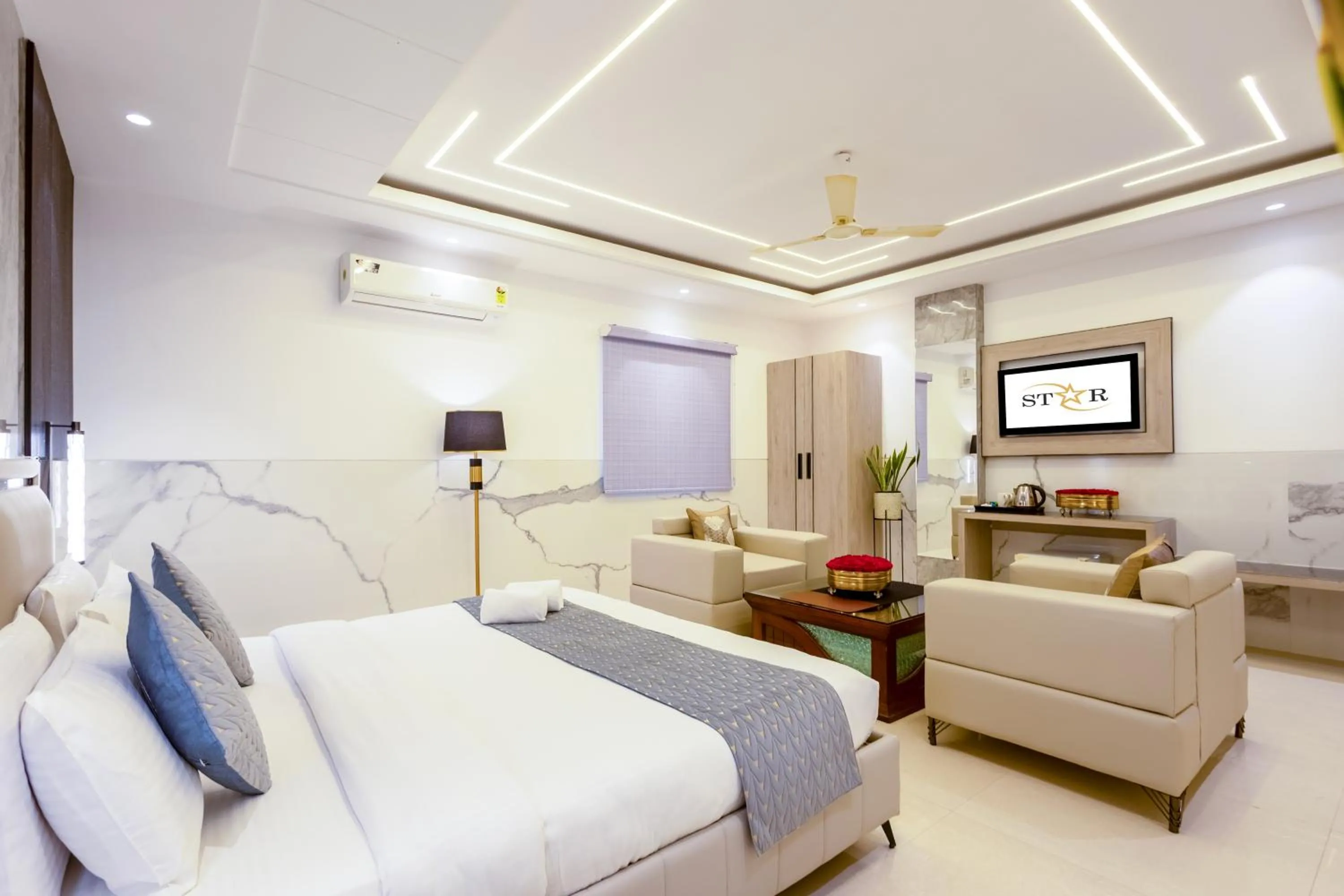 Photo of the whole room in Hotel Transit International- Aerocity Delhi Airport