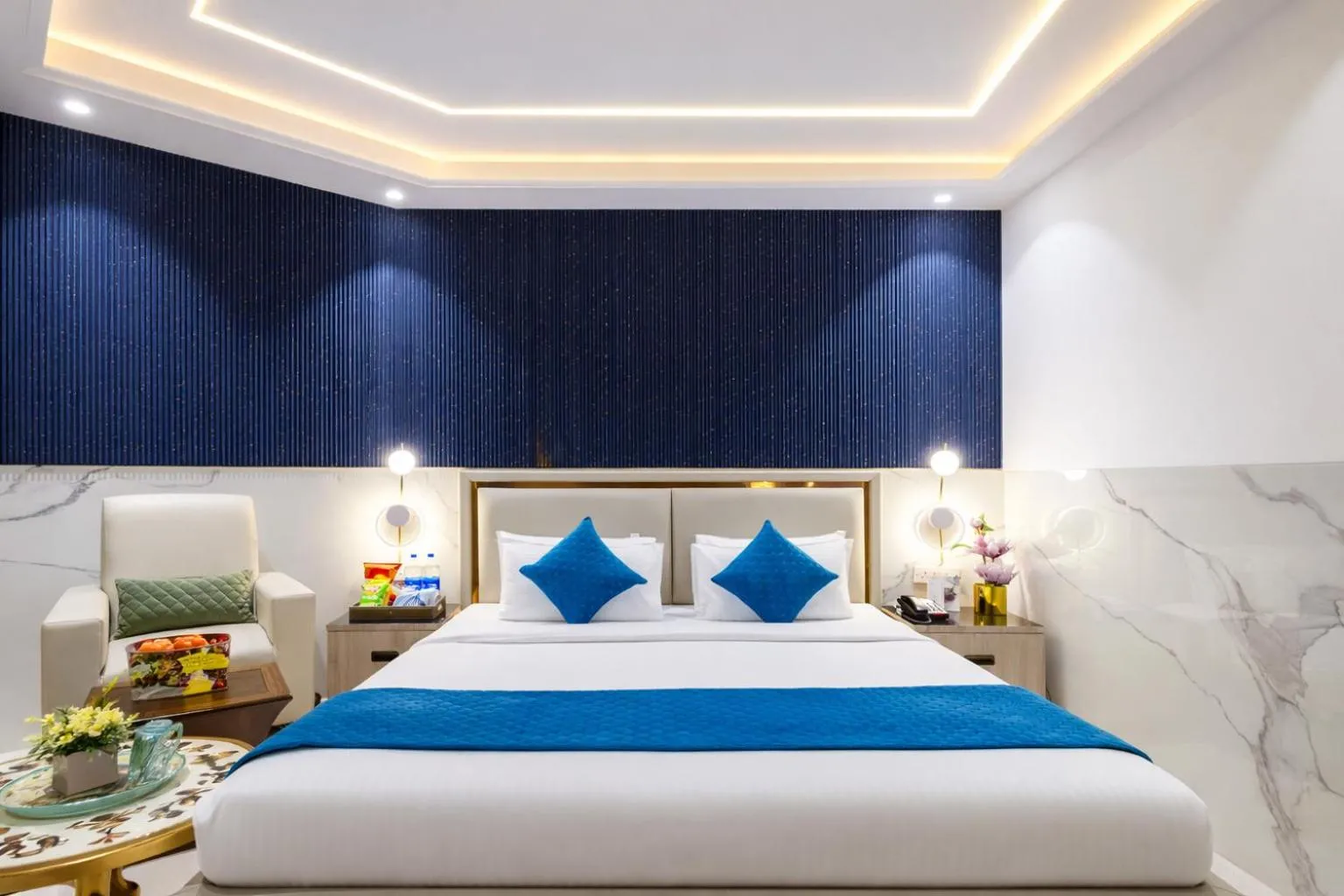 Photo of the whole room, Bed in Hotel Transit International- Aerocity Delhi Airport