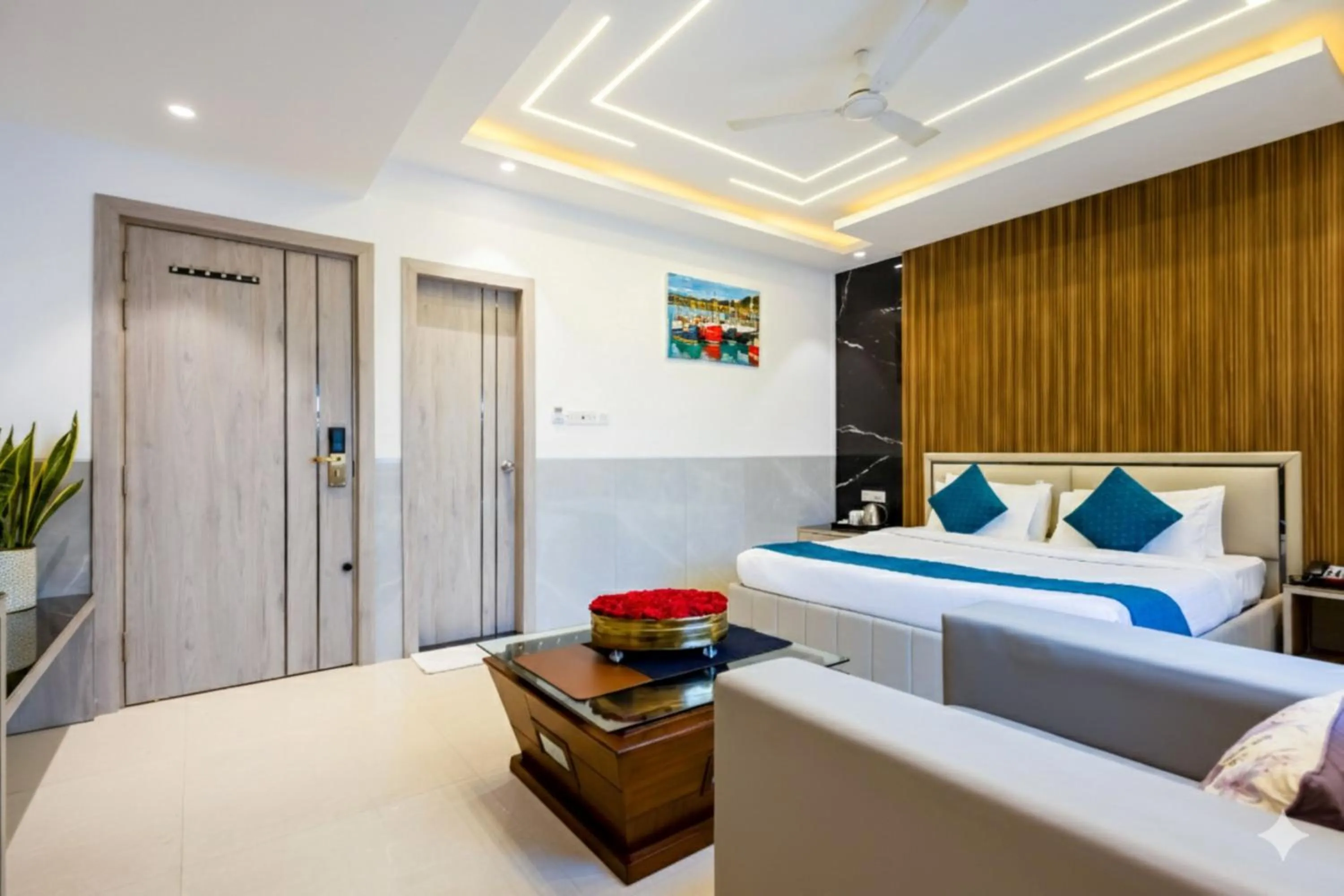 Photo of the whole room, Bed in Hotel Transit International- Aerocity Delhi Airport
