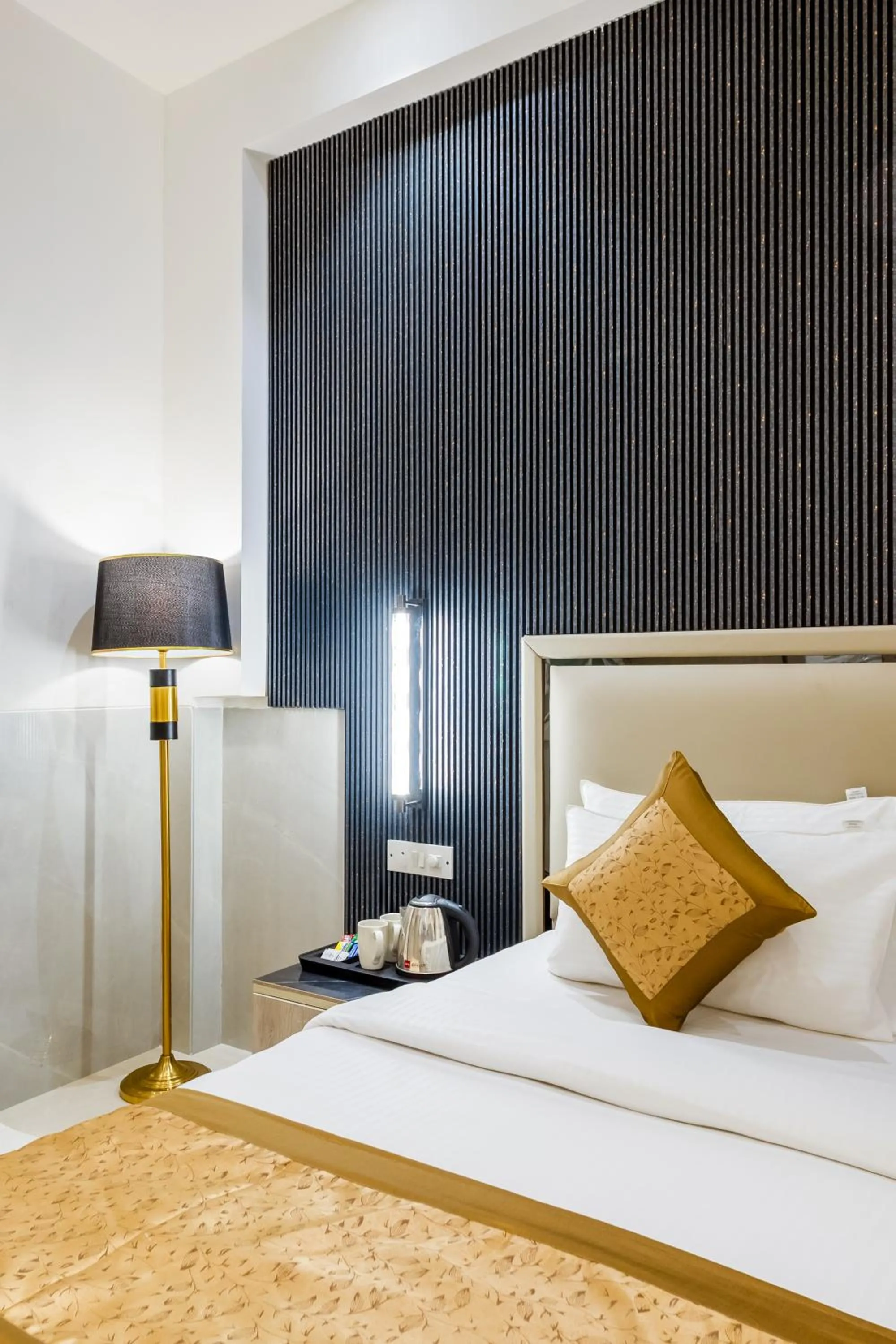 Bedroom, Bed in Hotel Transit International- Aerocity Delhi Airport