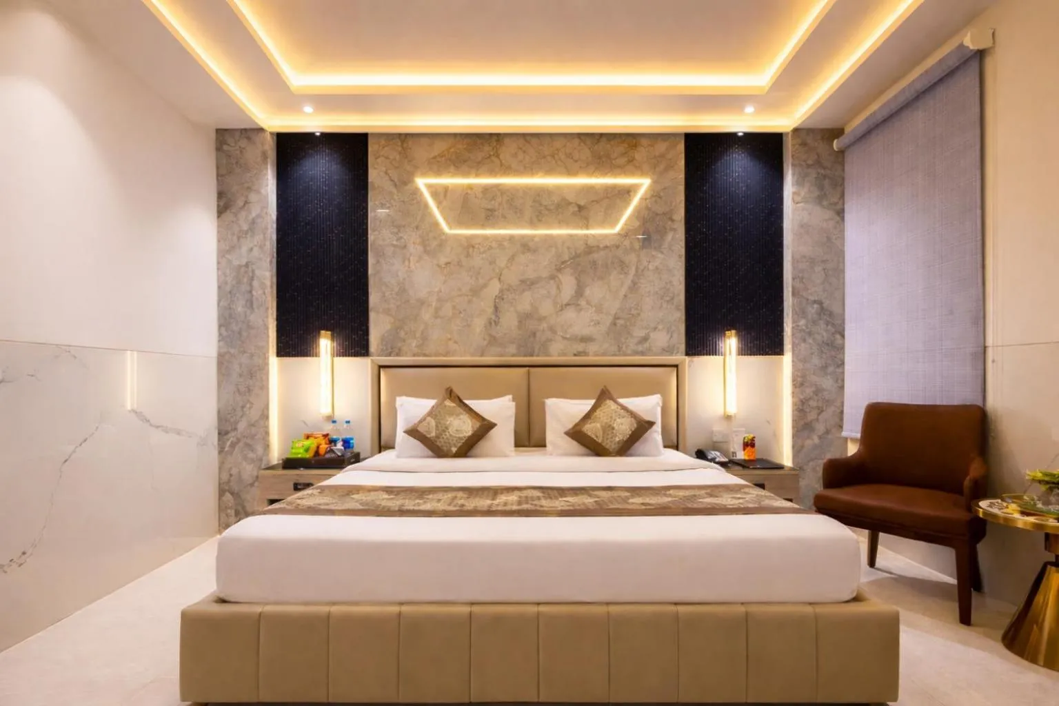 Photo of the whole room, Bed in Hotel Transit International- Aerocity Delhi Airport