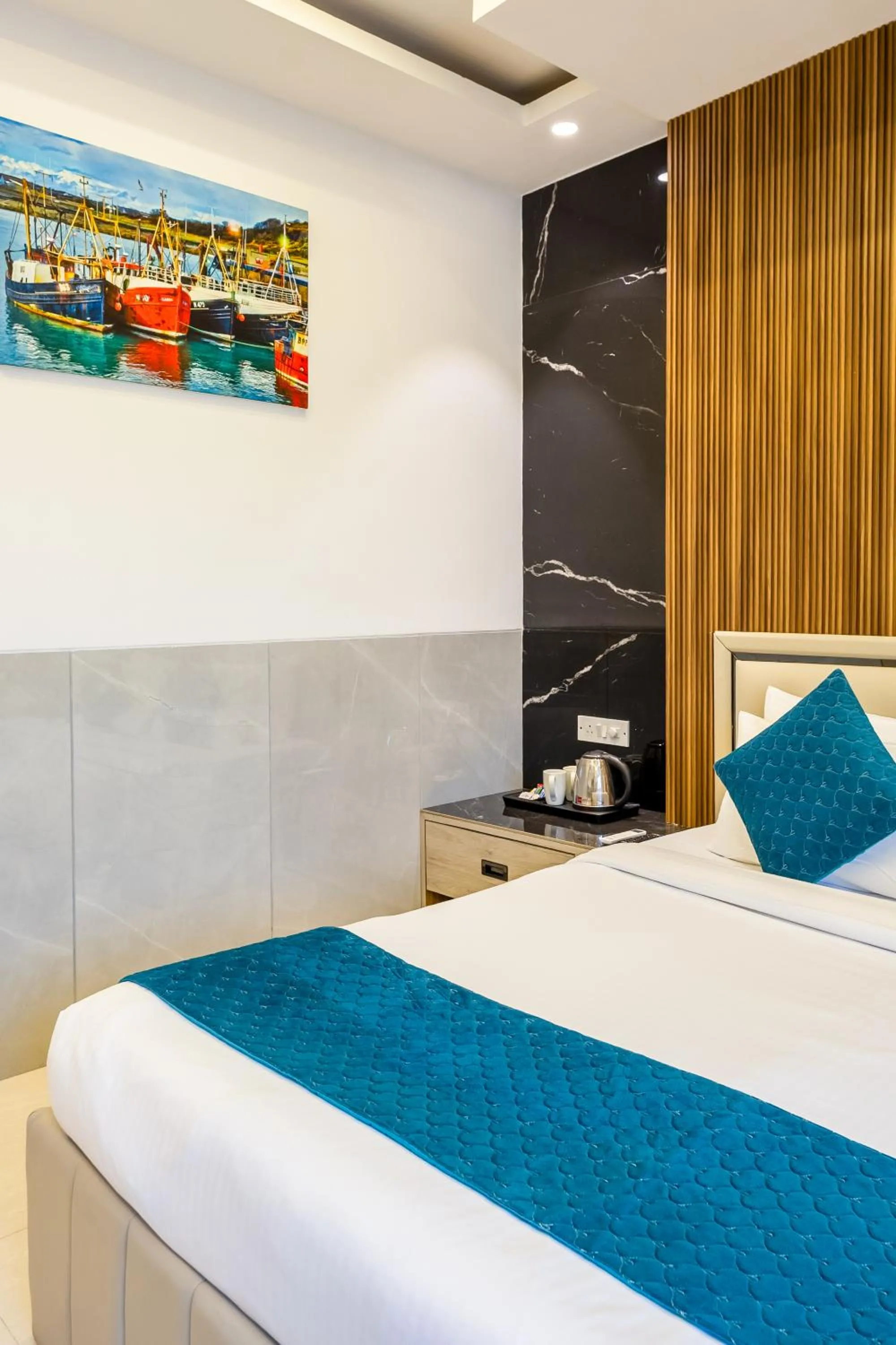 Bedroom, Bed in Hotel Transit International- Aerocity Delhi Airport